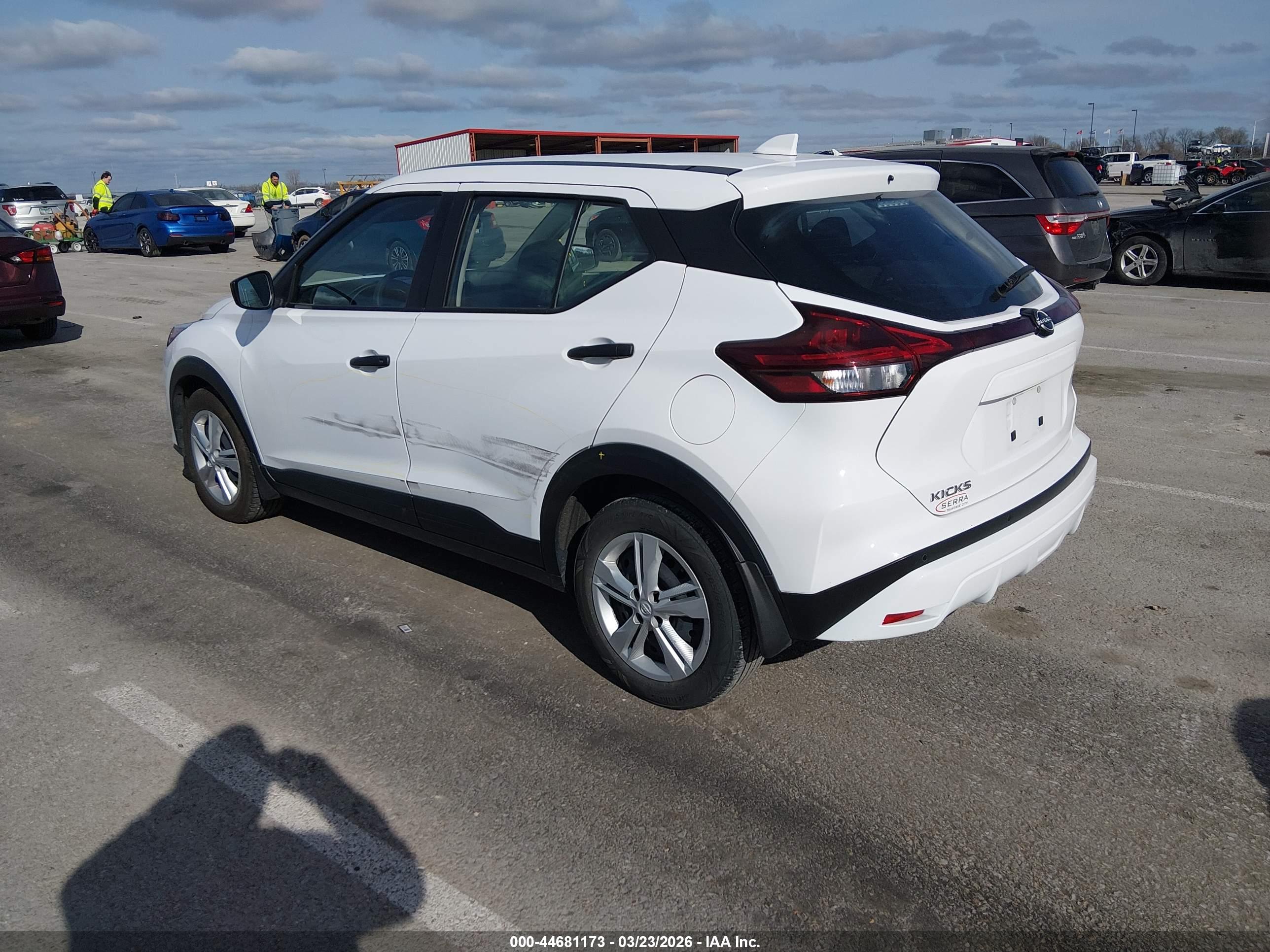 NISSAN KICKS image 3