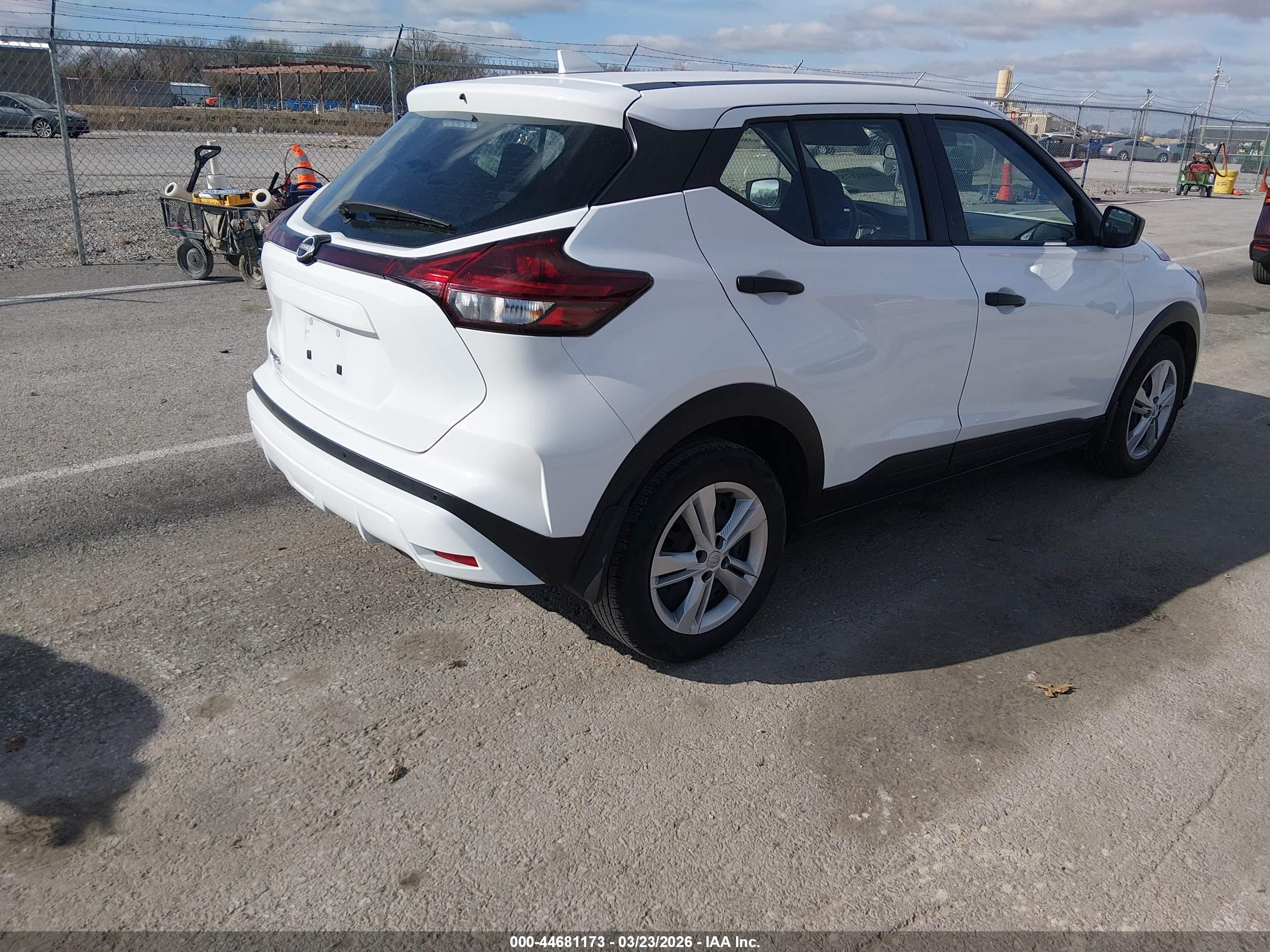 NISSAN KICKS image 4