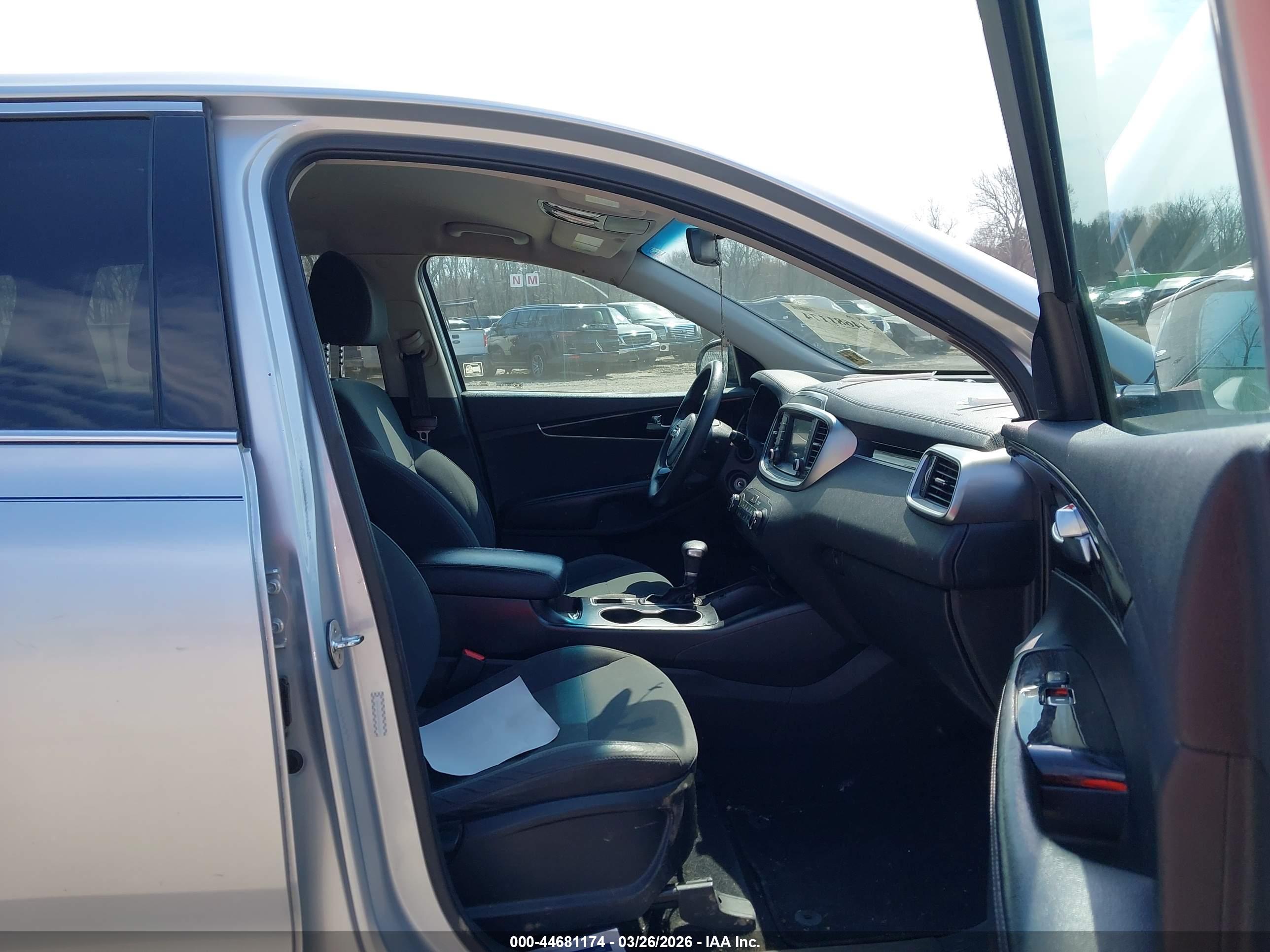 KIA SORENTO image 5
