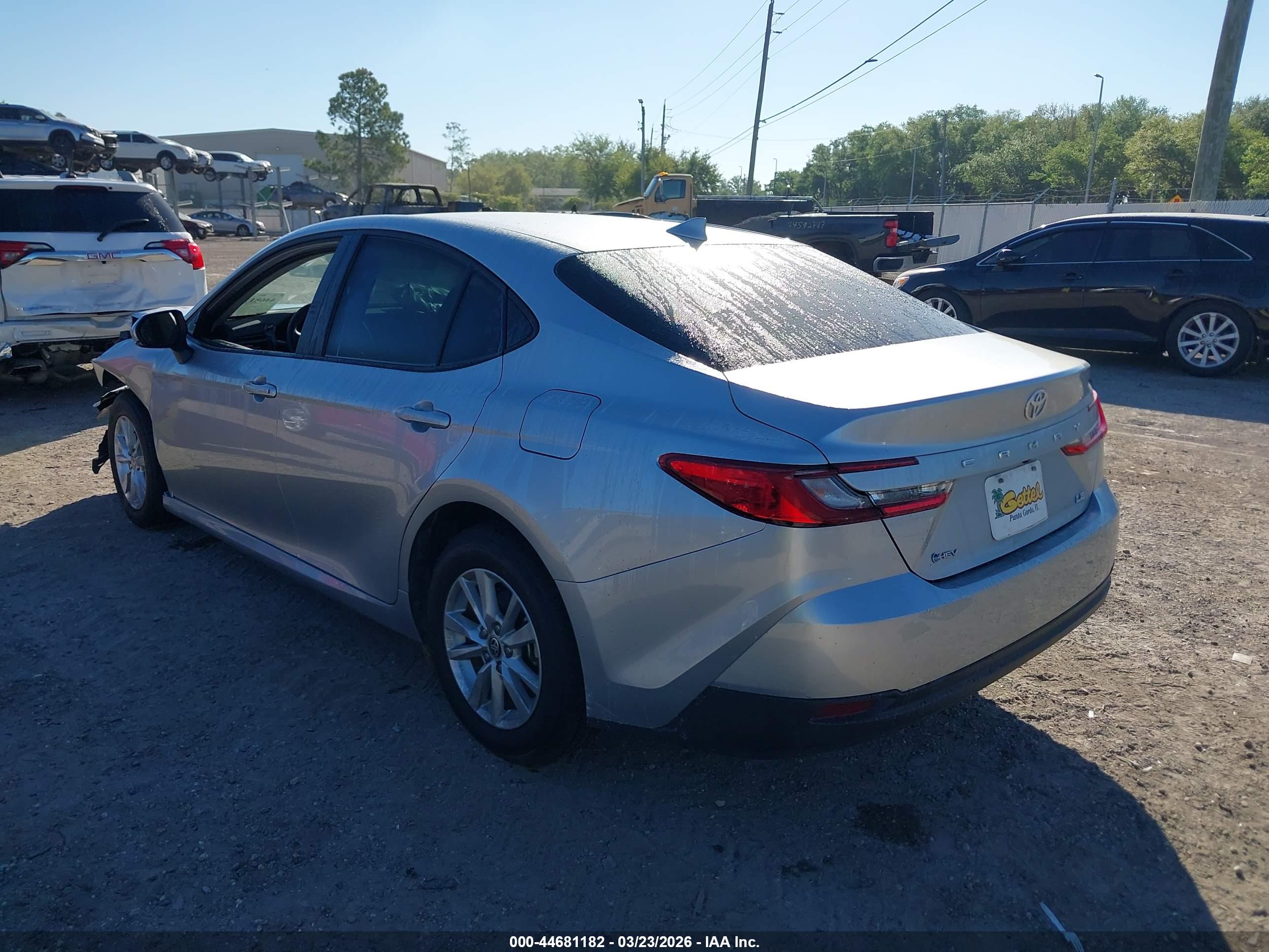 TOYOTA CAMRY image 3