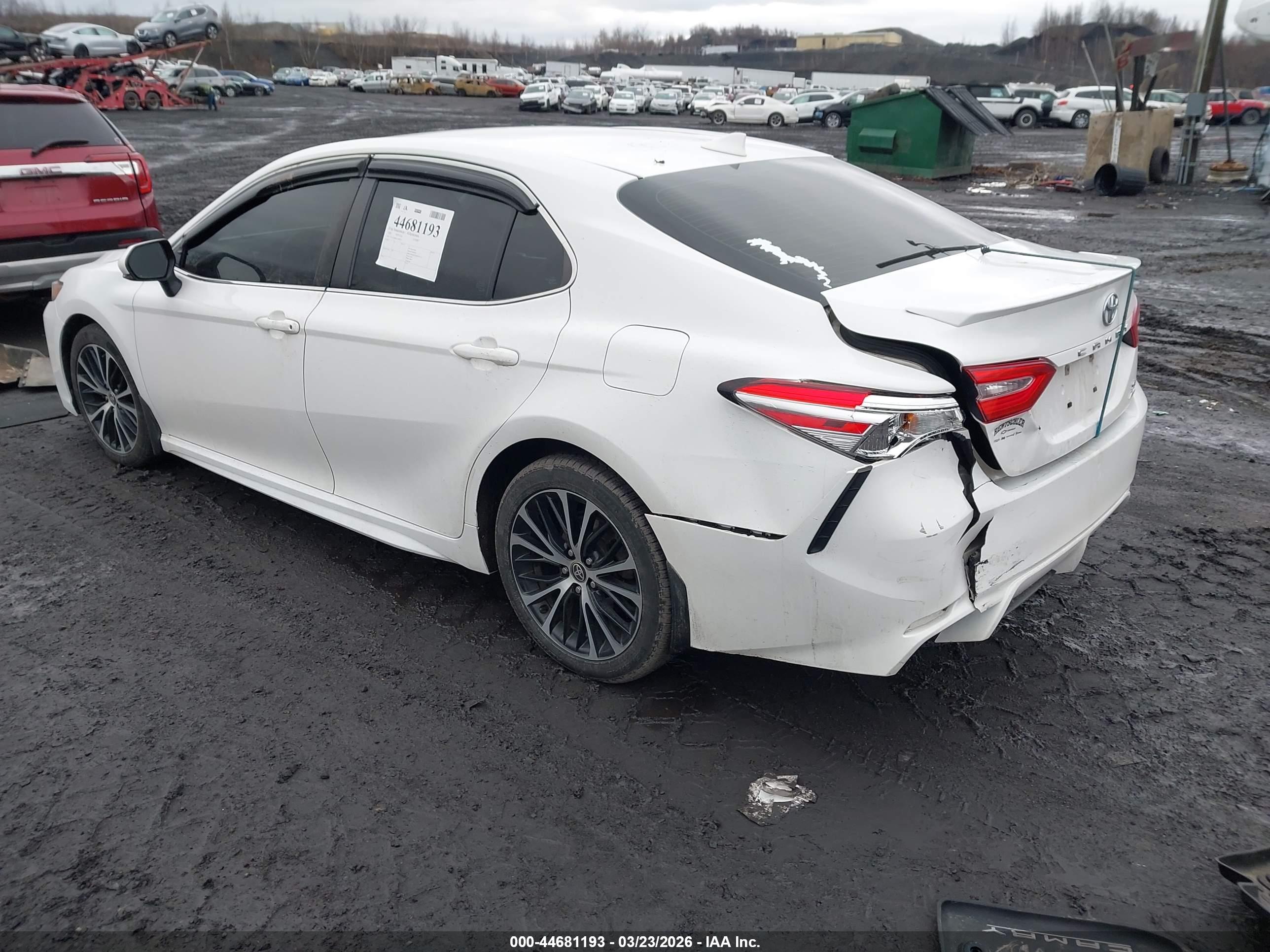 TOYOTA CAMRY image 3