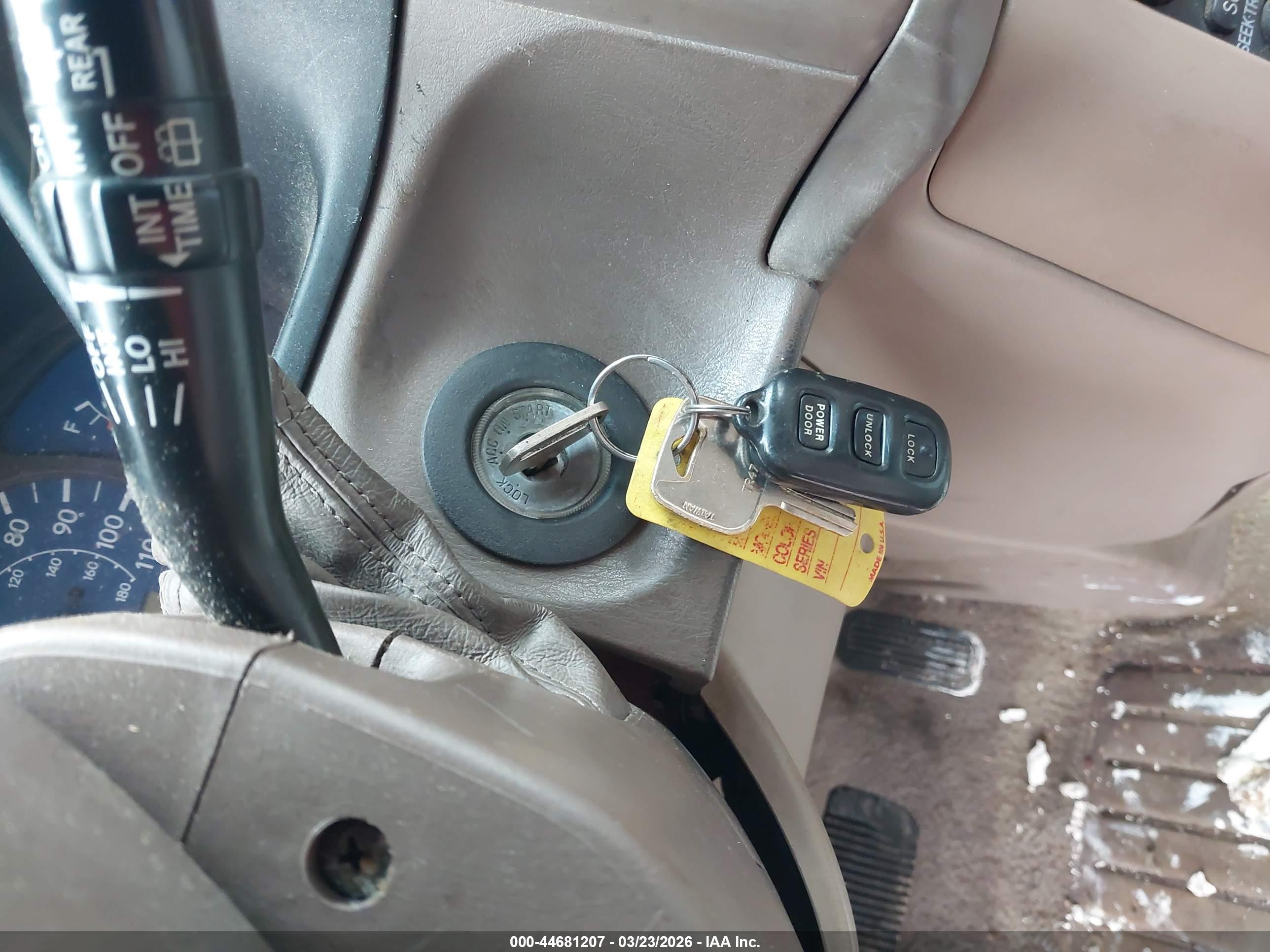 TOYOTA SIENNA image 11