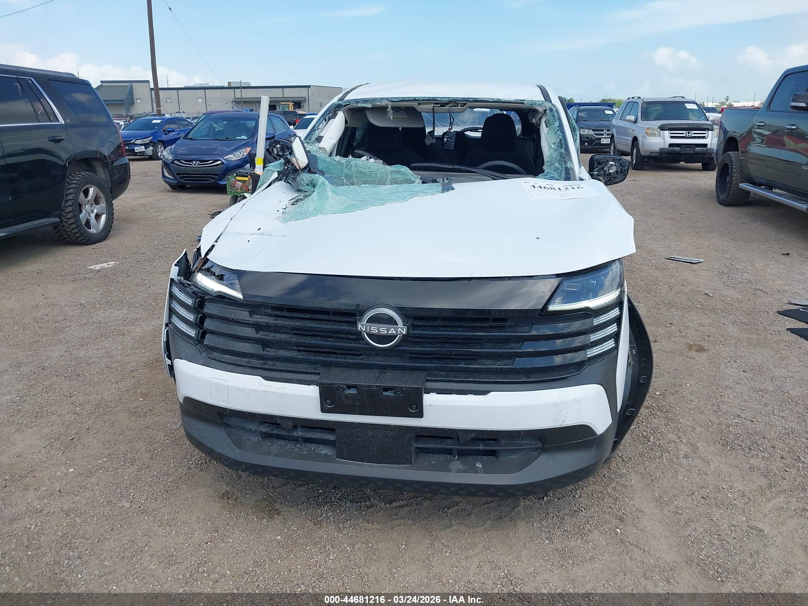 NISSAN KICKS image 6