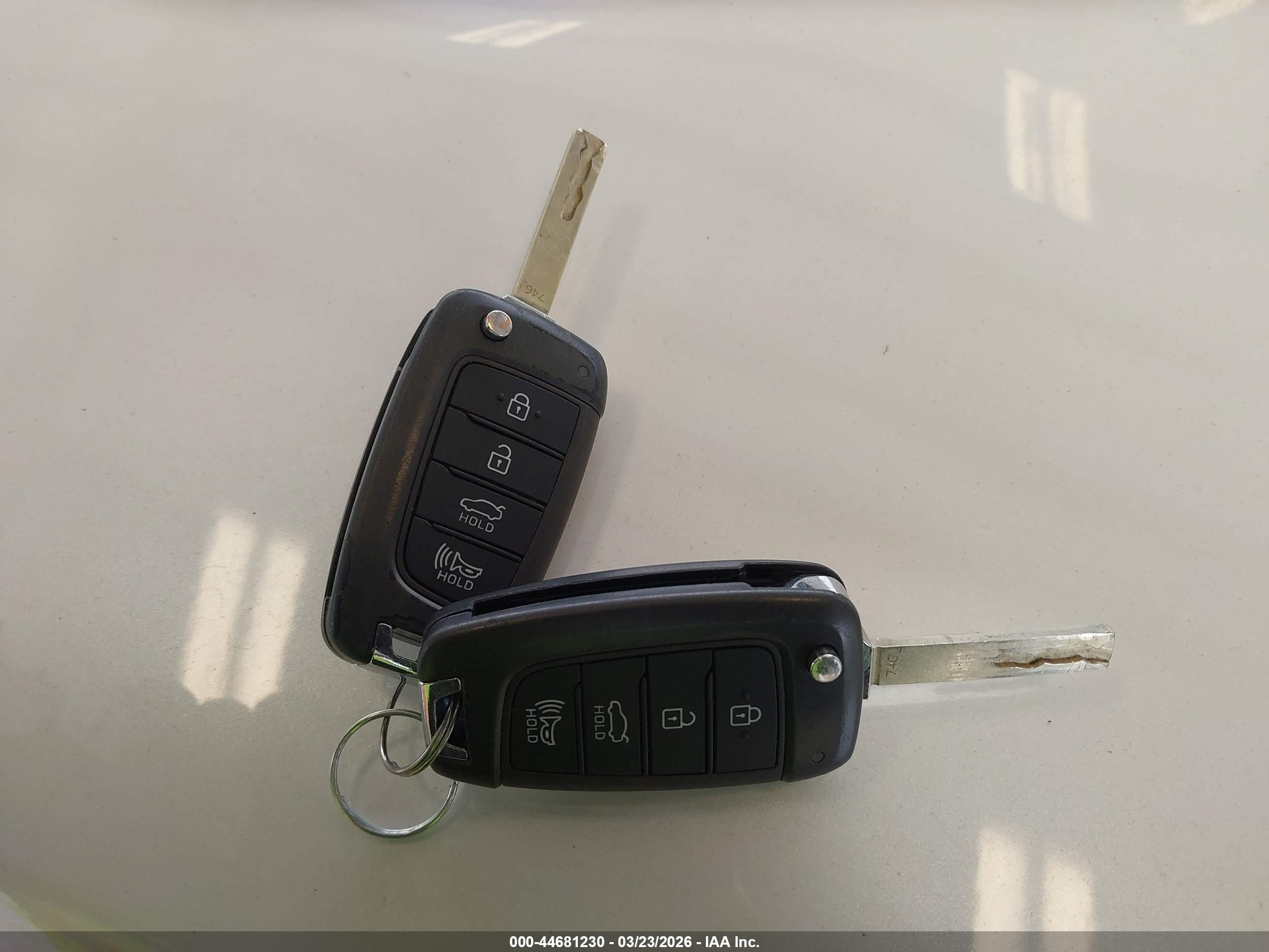 HYUNDAI ACCENT image 11