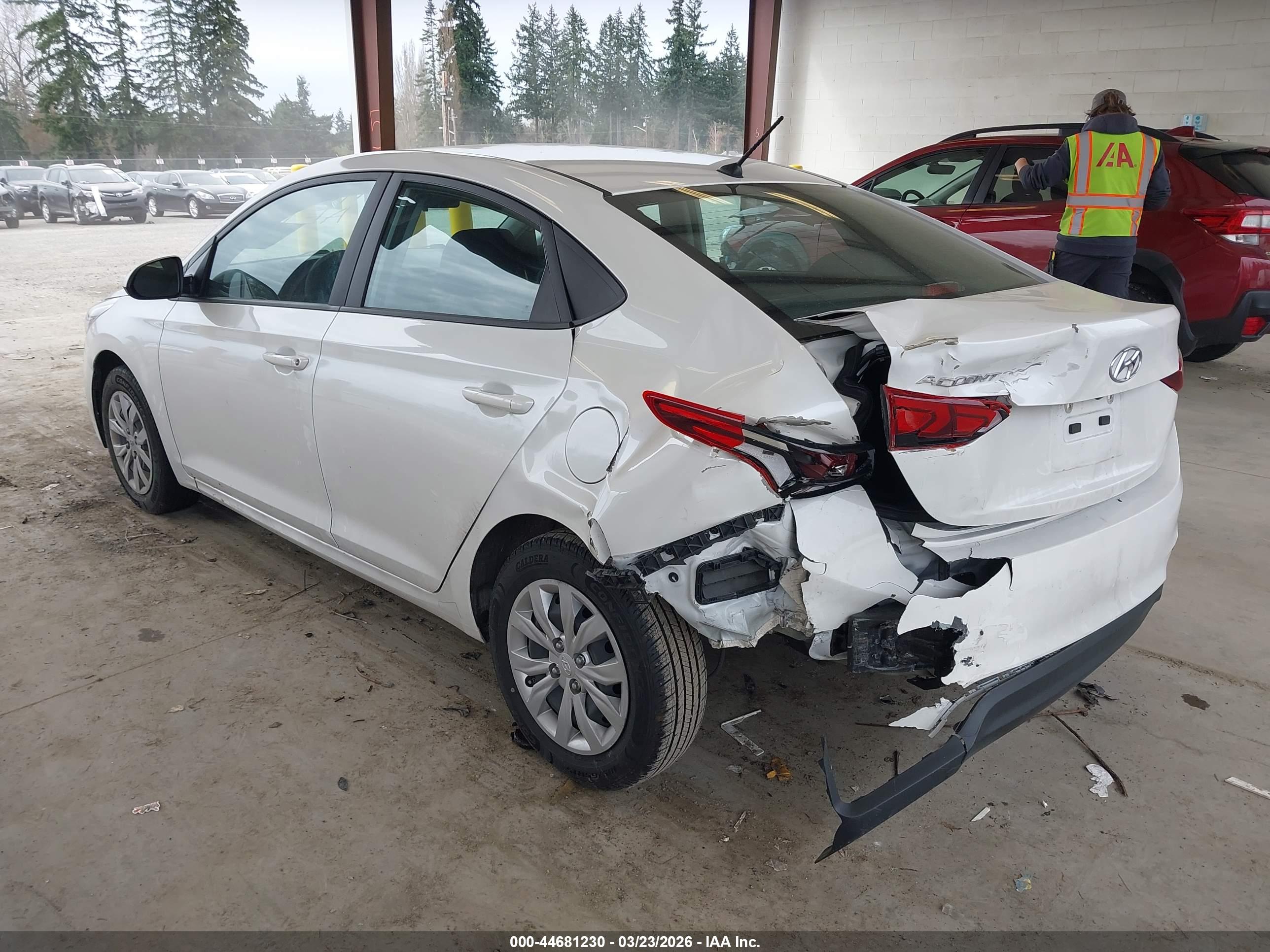 HYUNDAI ACCENT image 3