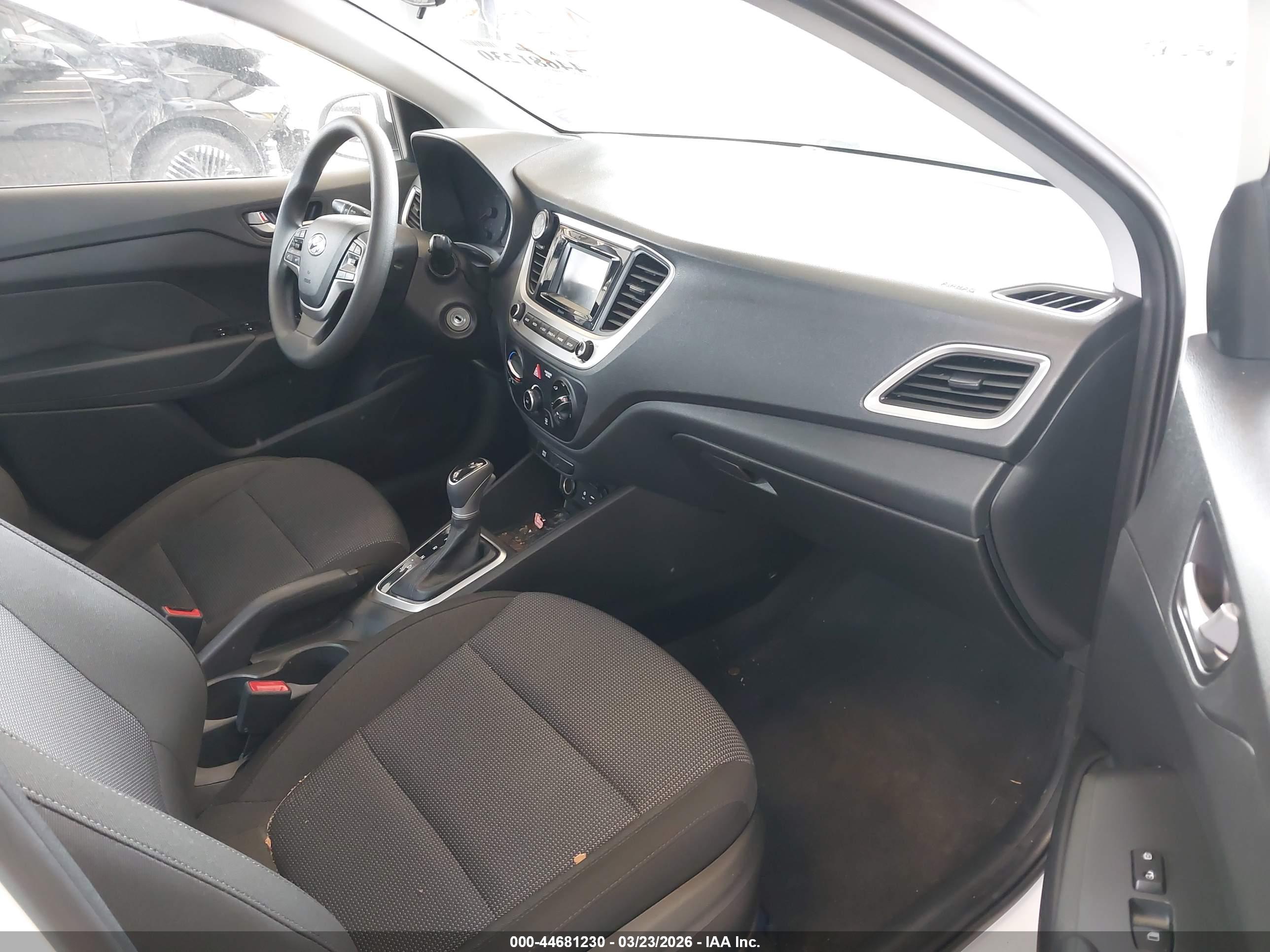HYUNDAI ACCENT image 5