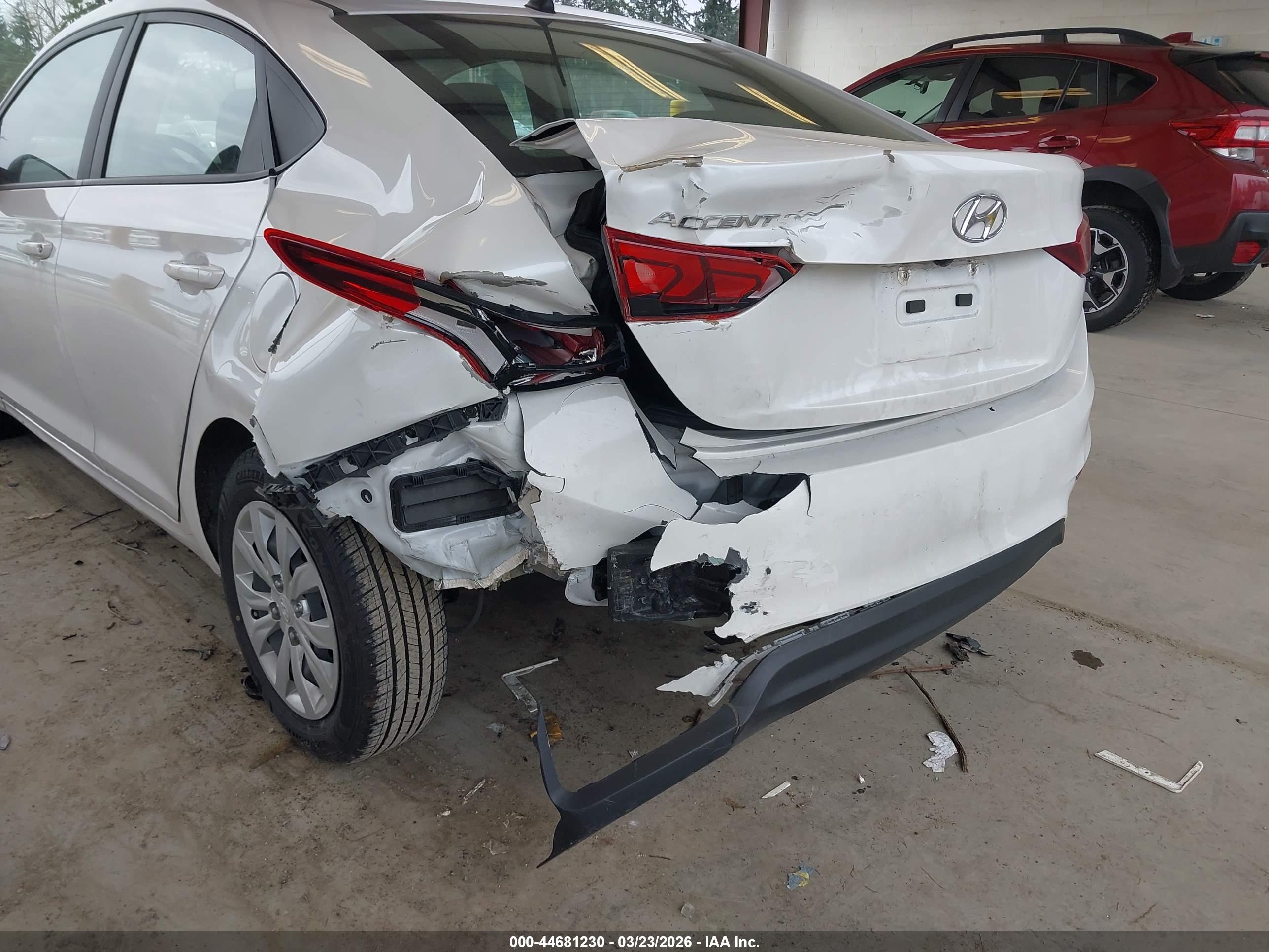 HYUNDAI ACCENT image 6
