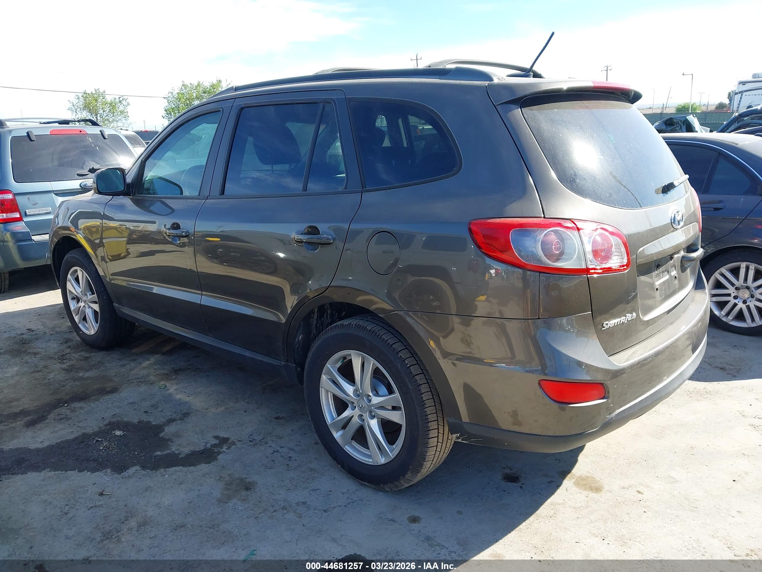 HYUNDAI SANTA image 3