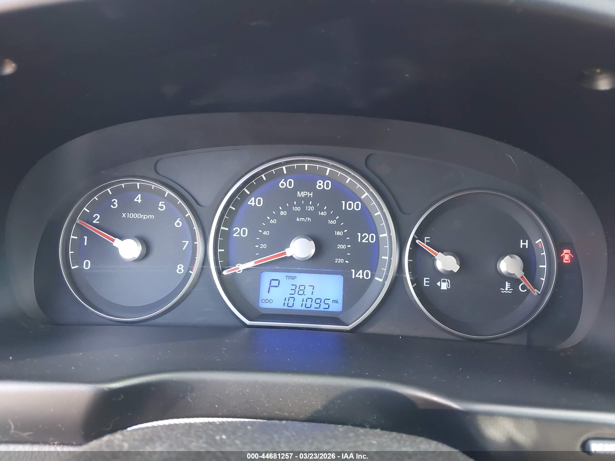 HYUNDAI SANTA image 7