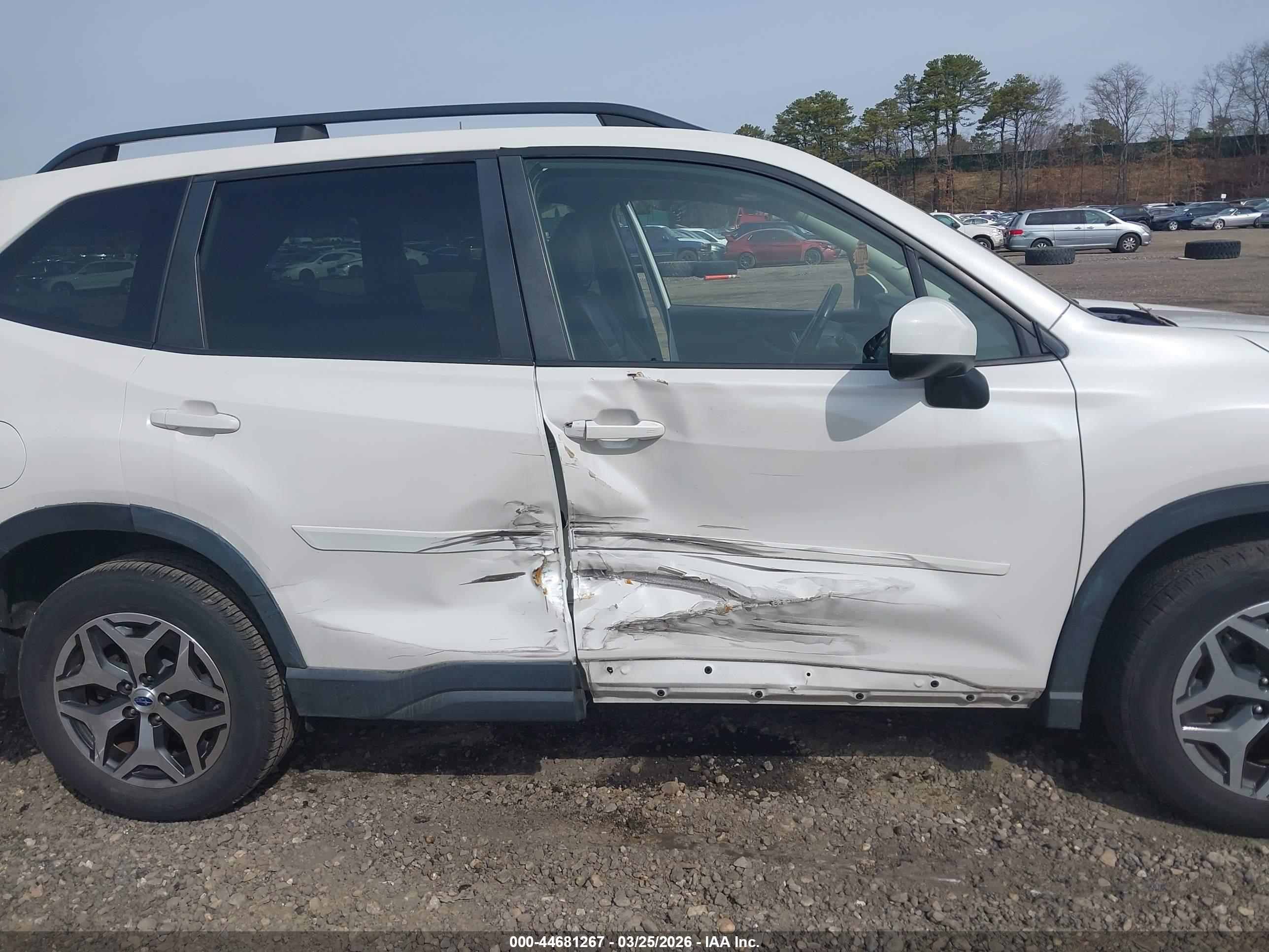 SUBARU FORESTER image 6