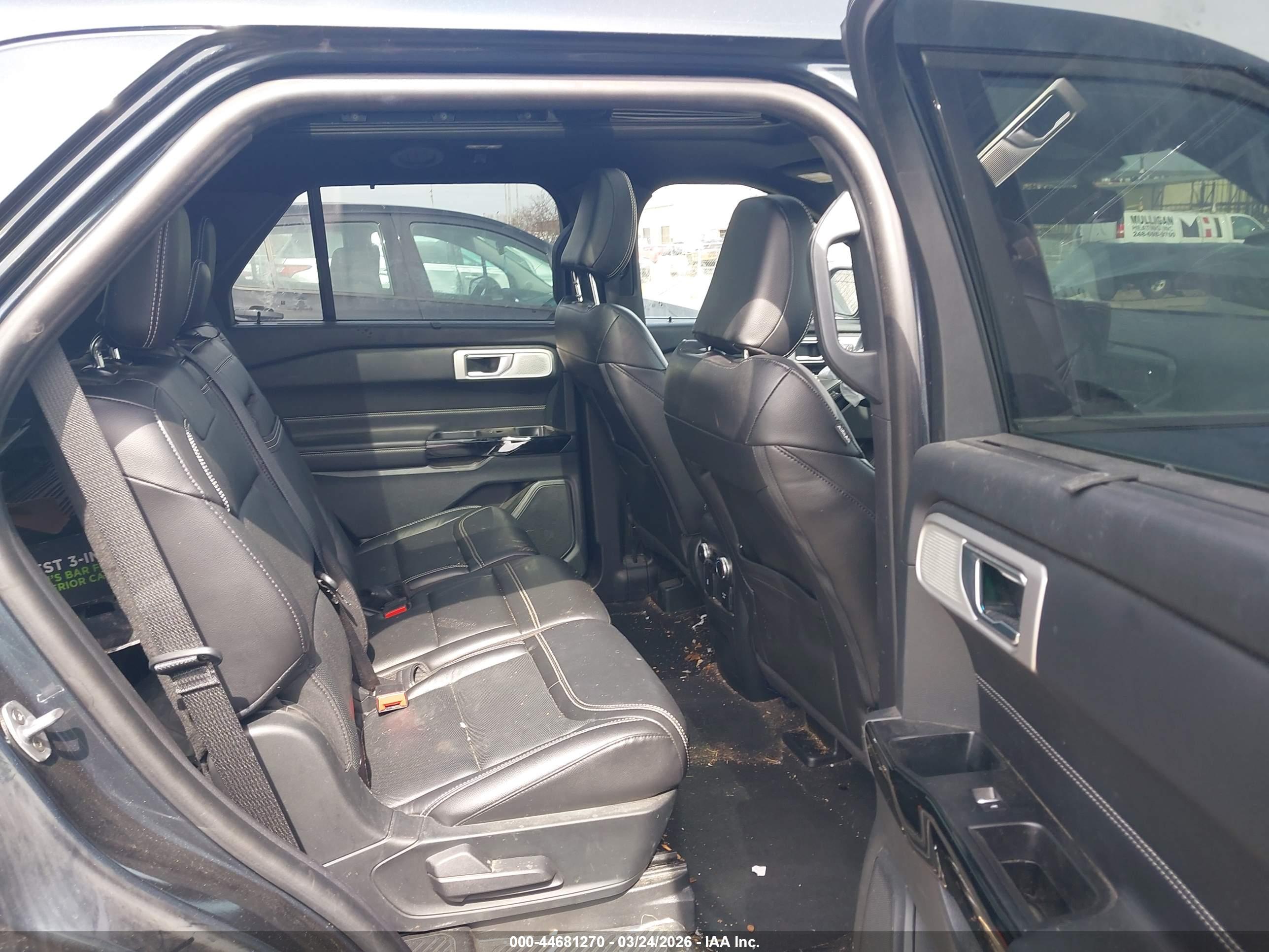 FORD EXPLORER image 8
