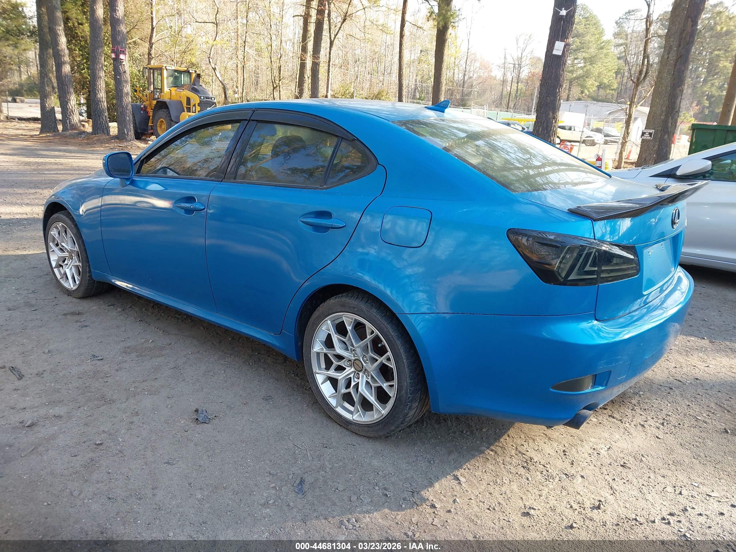 LEXUS IS image 3