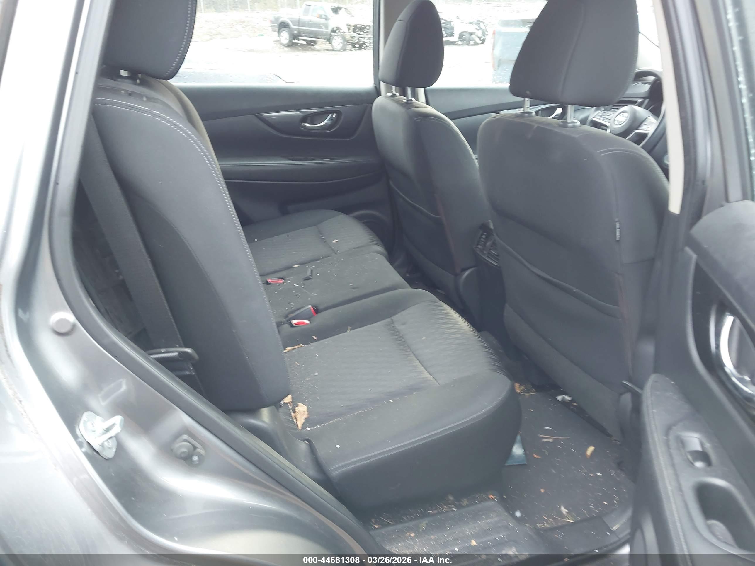 NISSAN ROGUE image 8