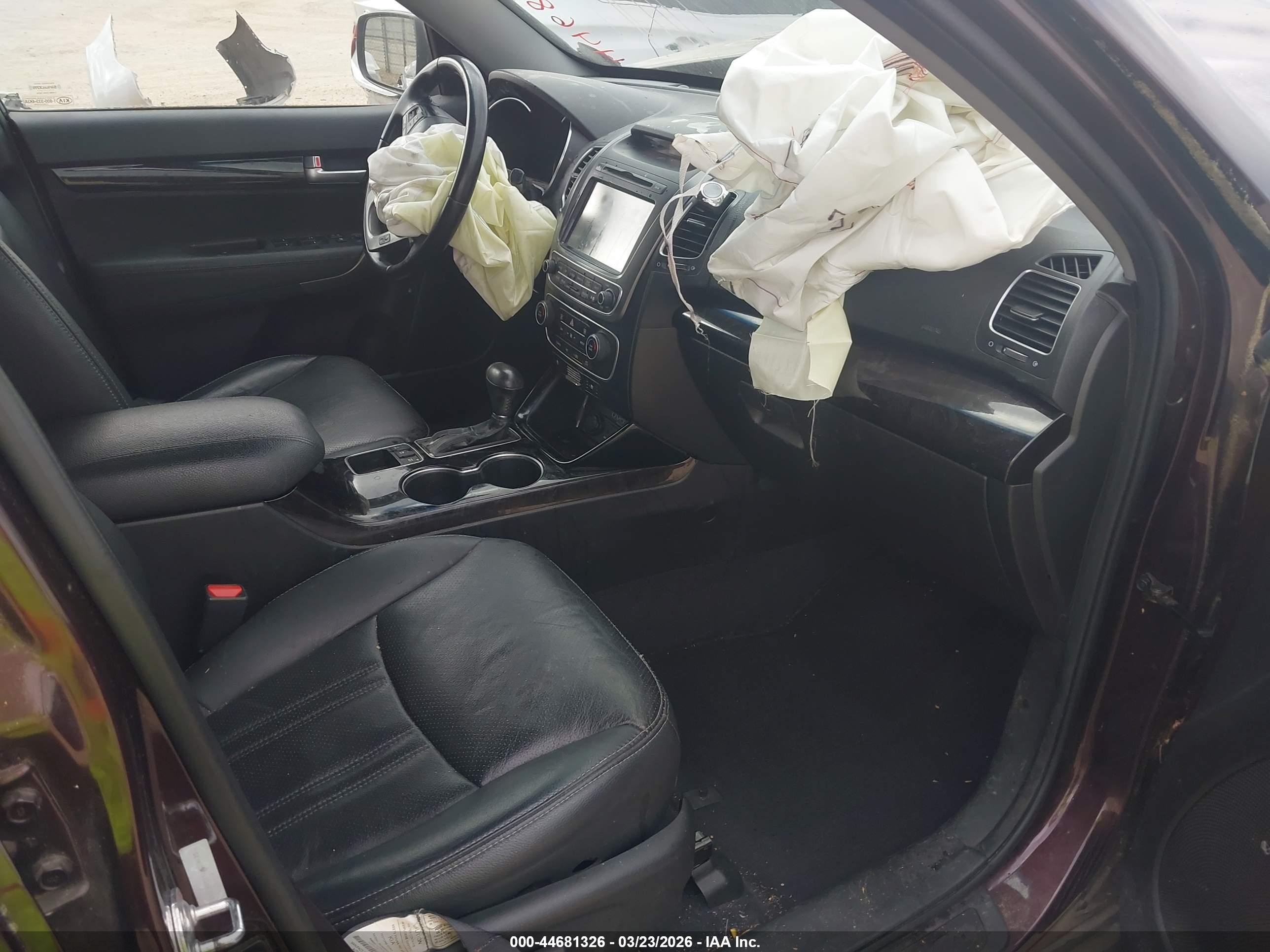 KIA SORENTO image 5