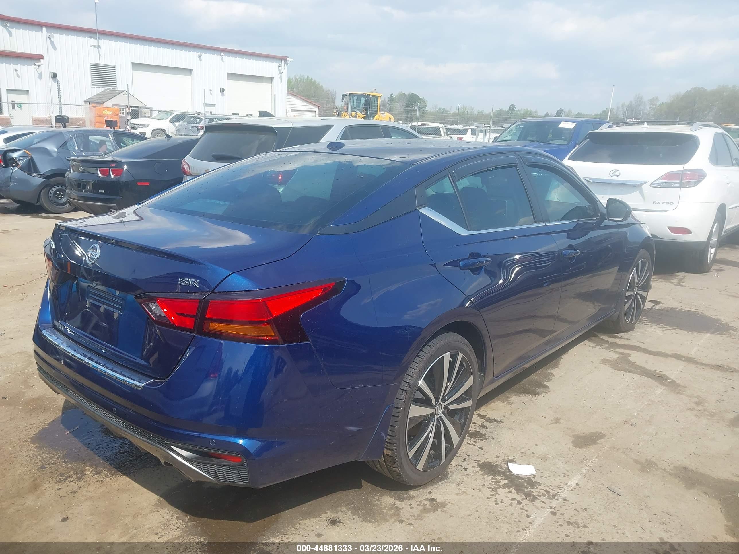 NISSAN ALTIMA image 4