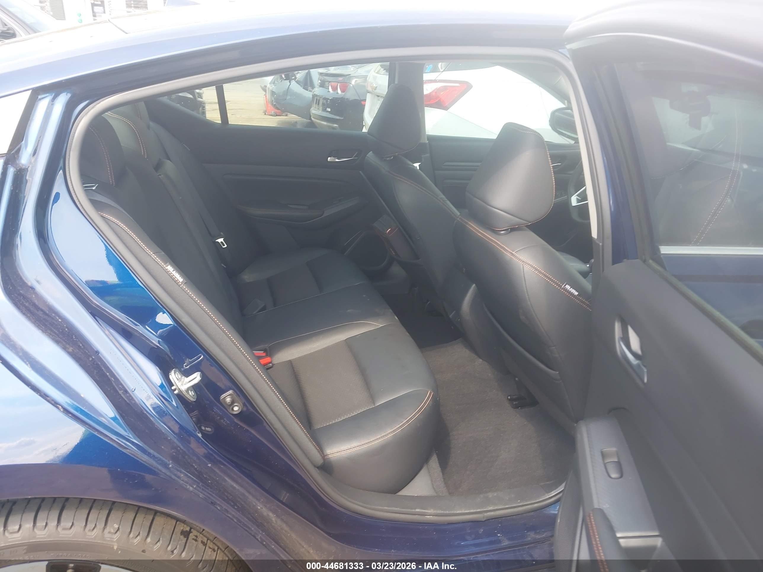 NISSAN ALTIMA image 8