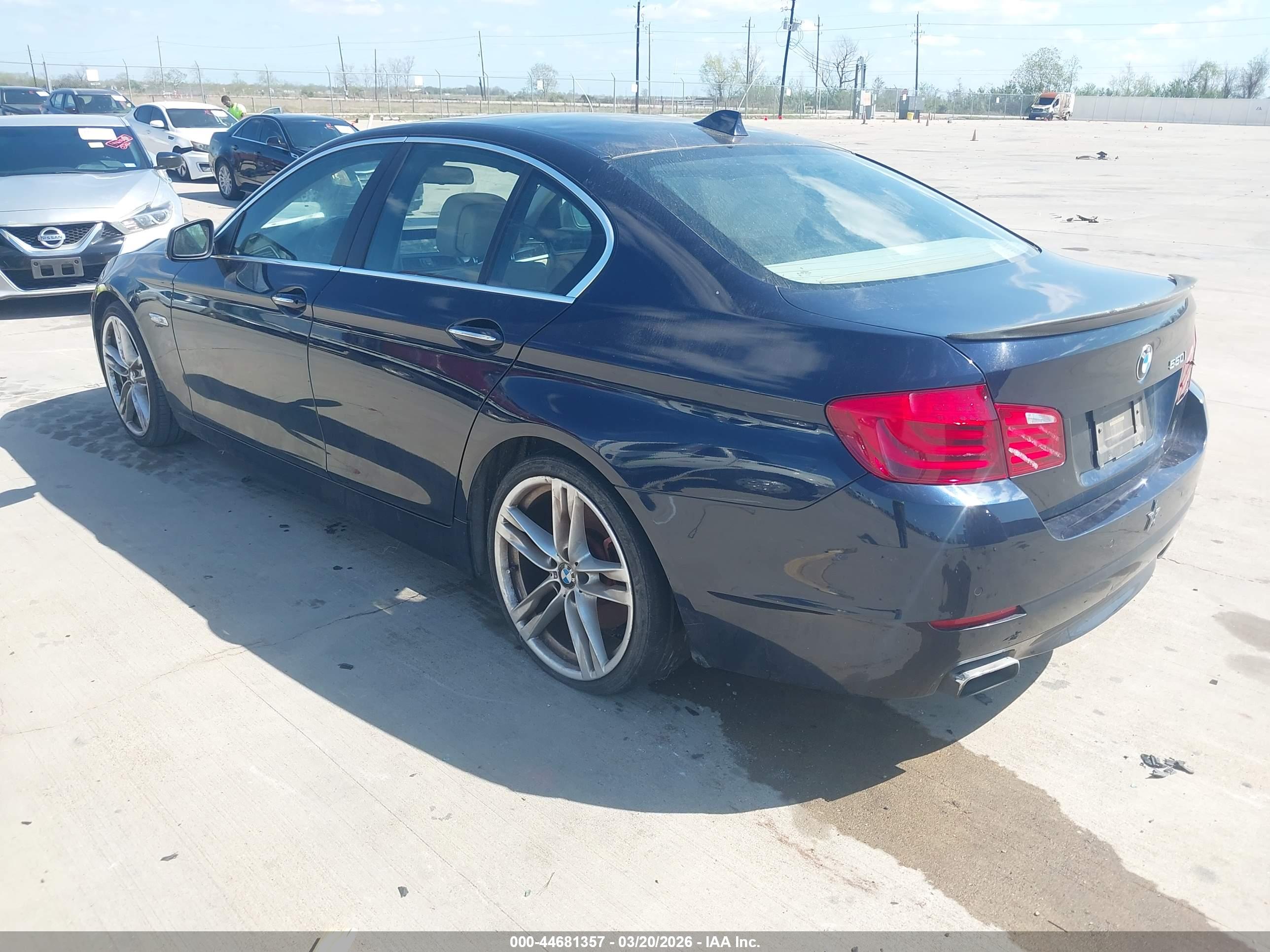 BMW 550I image 3