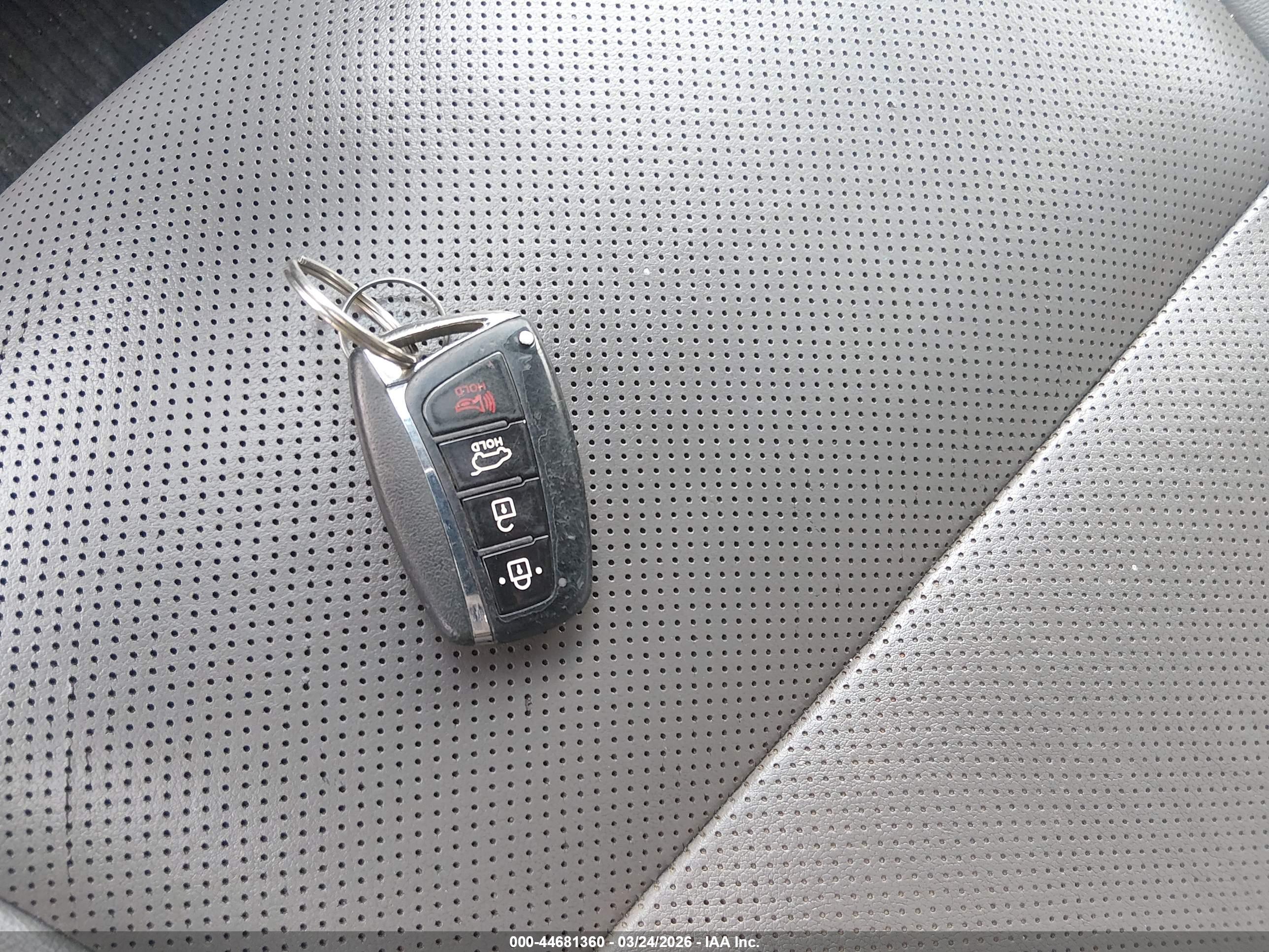 HYUNDAI SANTA image 11