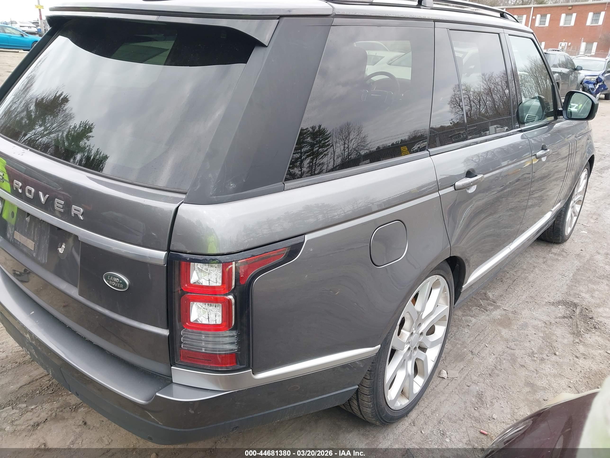LAND ROVER image 4