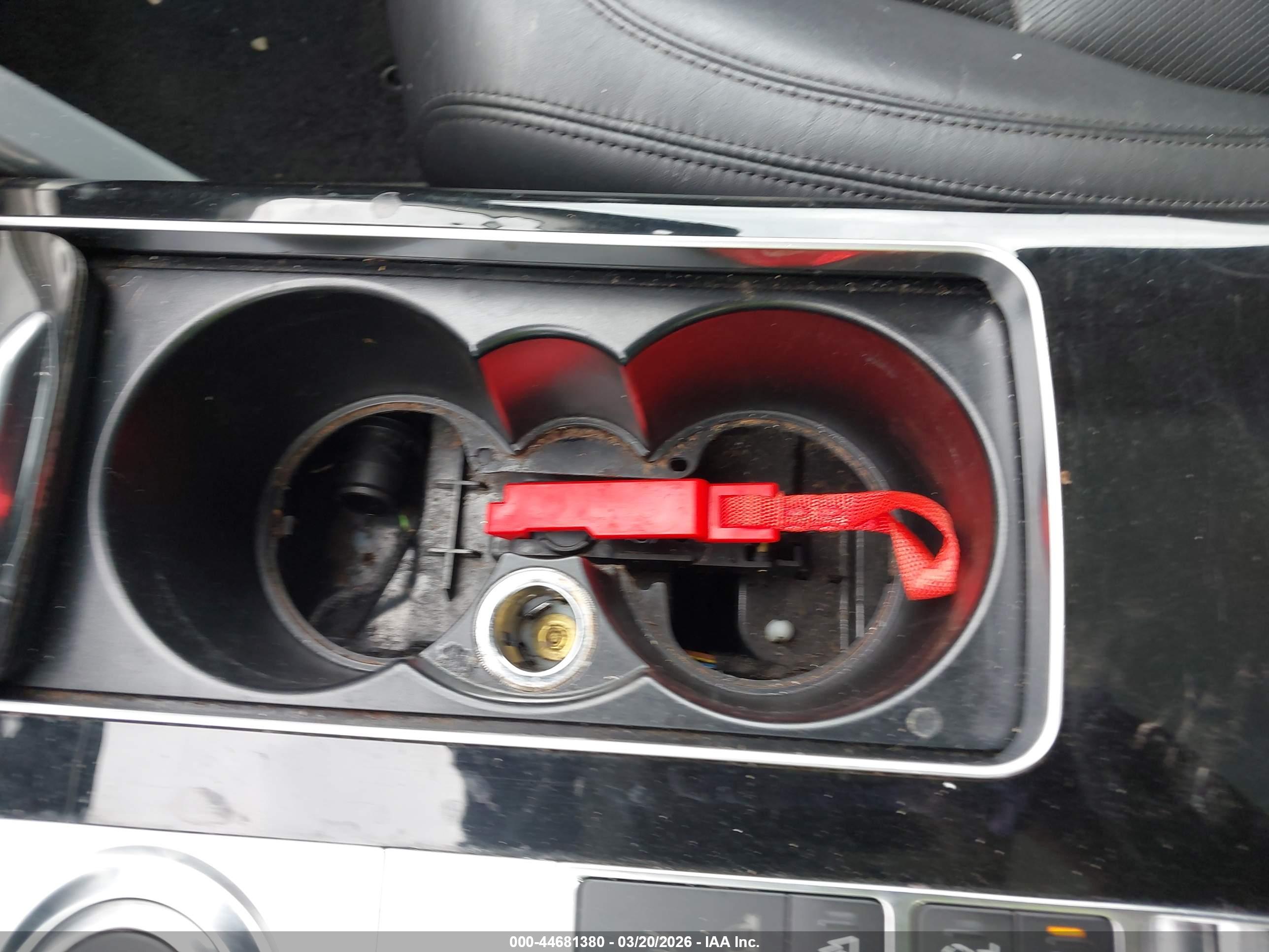 LAND ROVER image 6