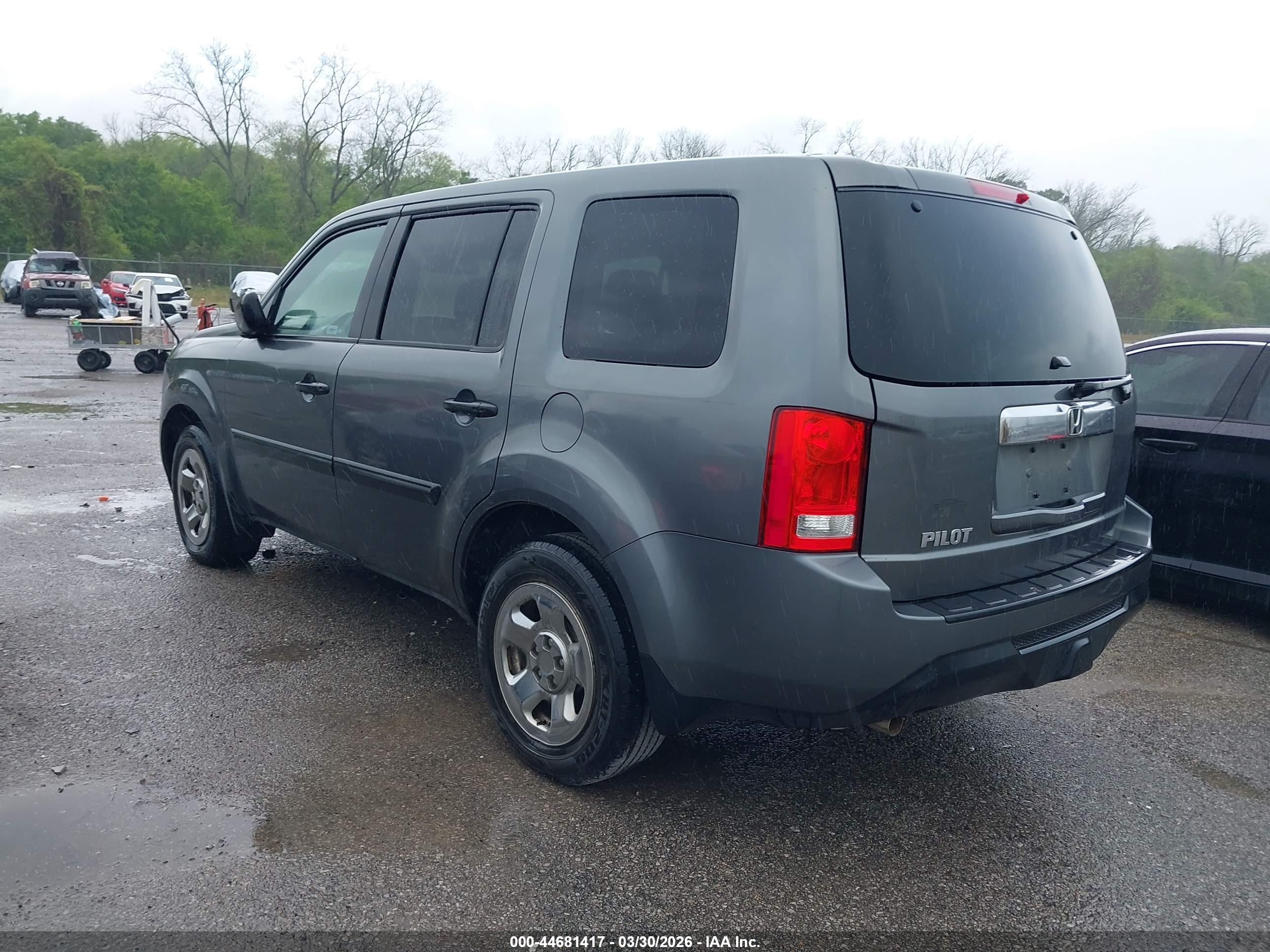 HONDA PILOT image 3