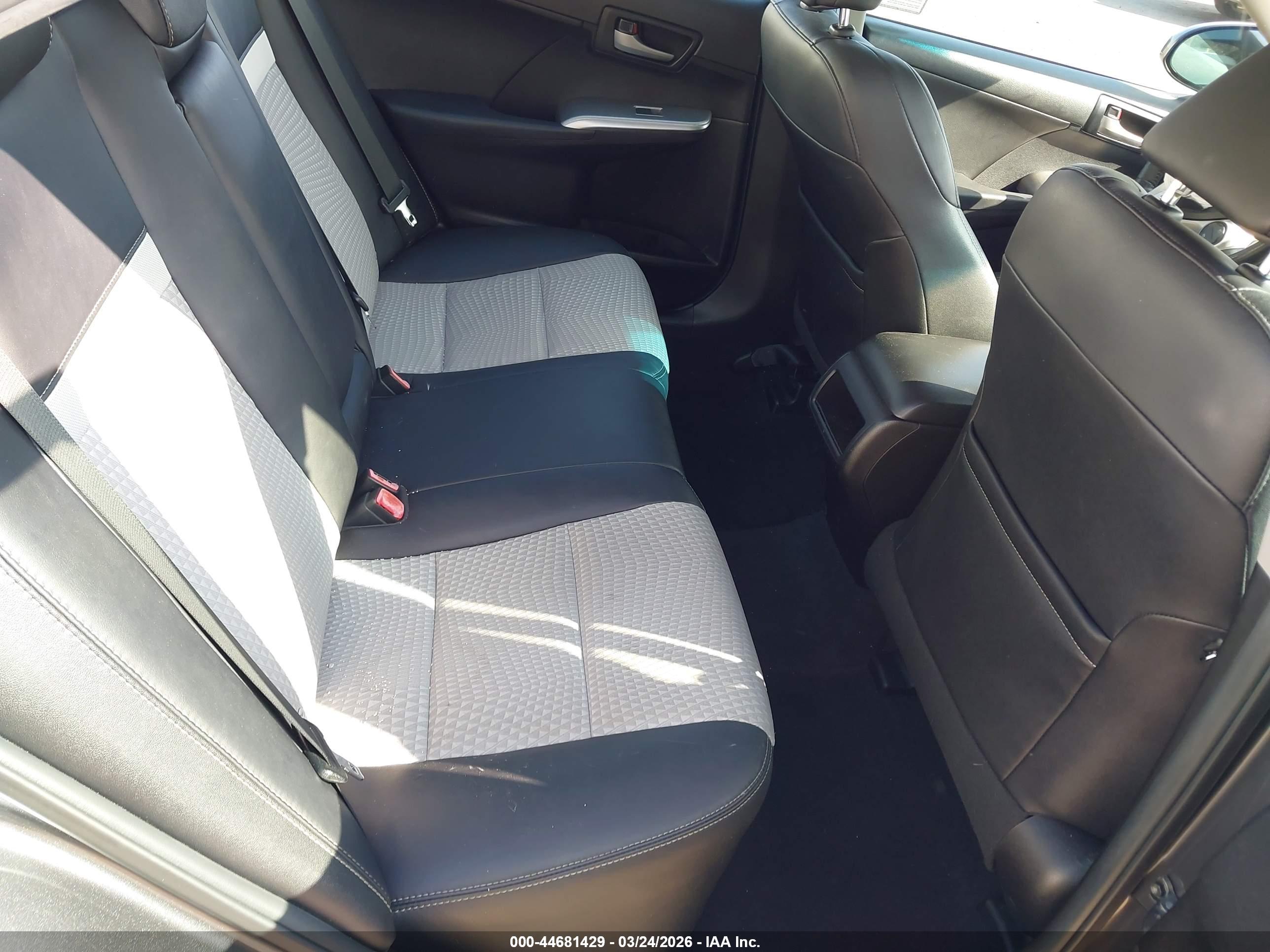 TOYOTA CAMRY image 8