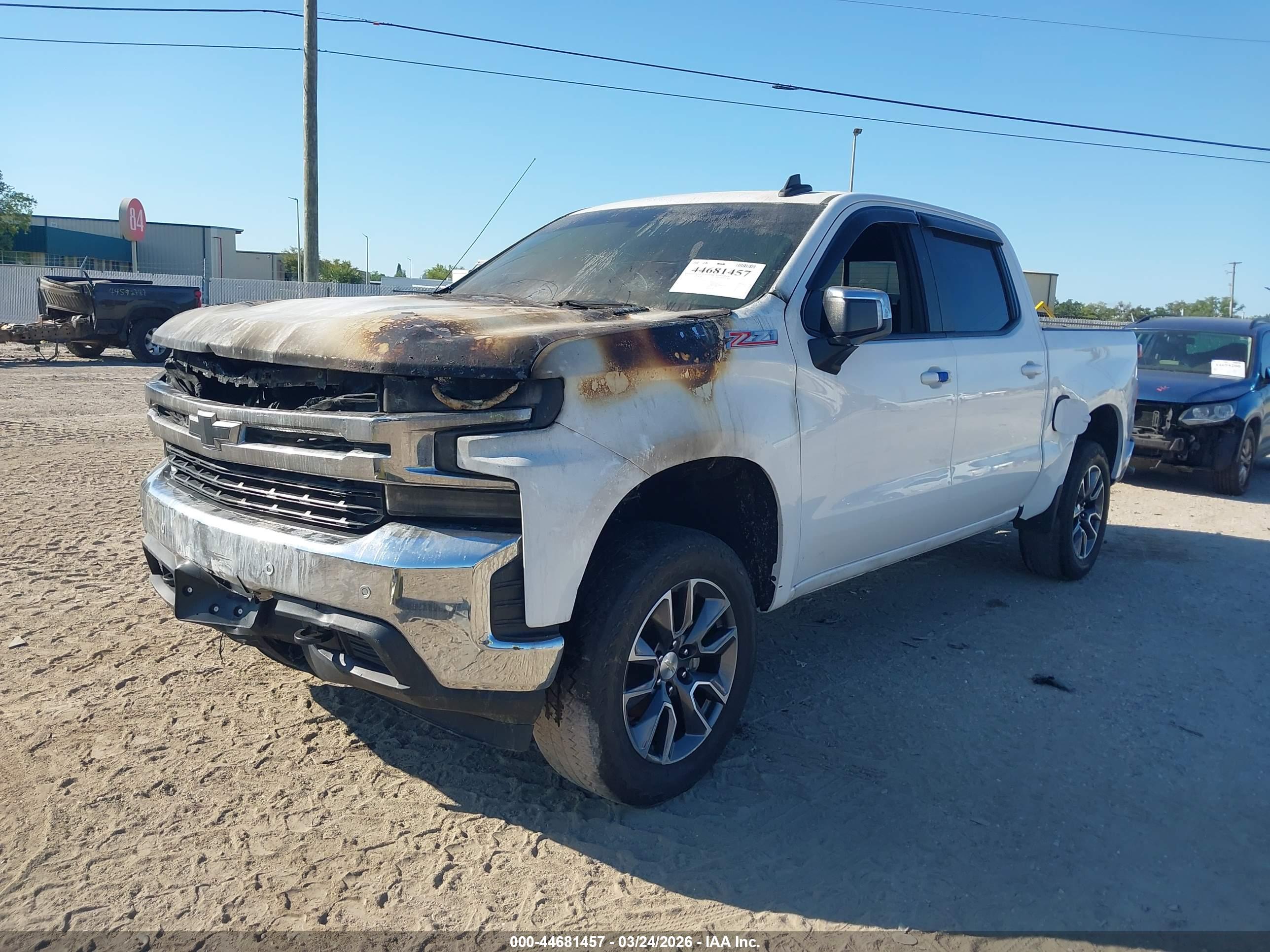 CHEVROLET SILVERADO image 2
