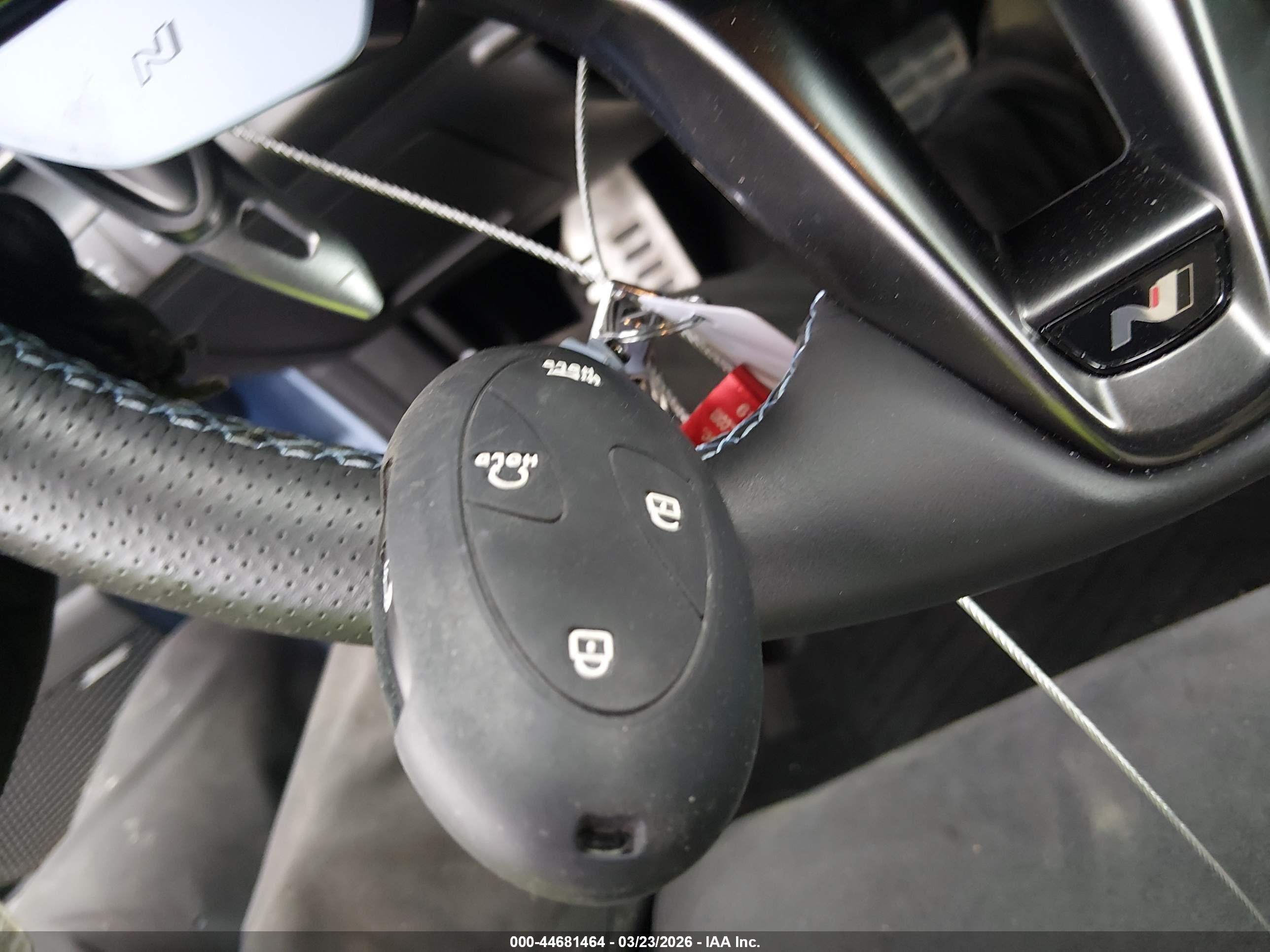 HYUNDAI ELANTRA image 11