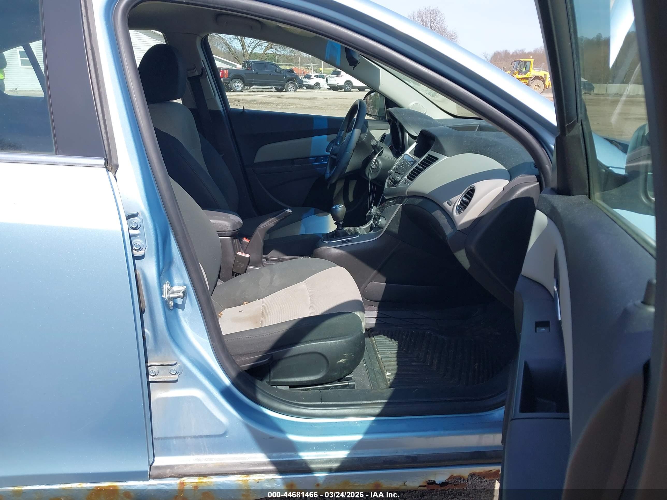 CHEVROLET CRUZE image 5