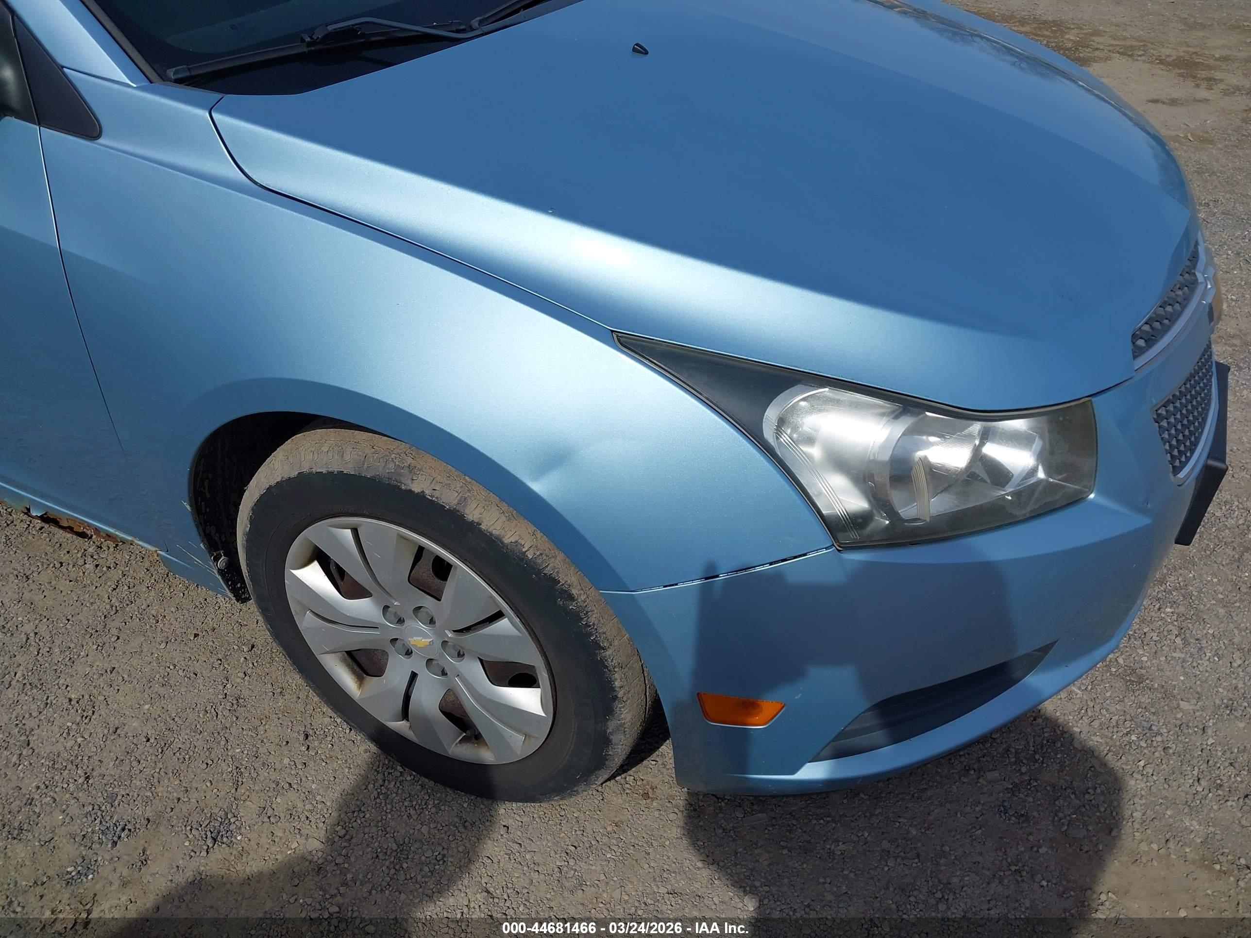 CHEVROLET CRUZE image 6