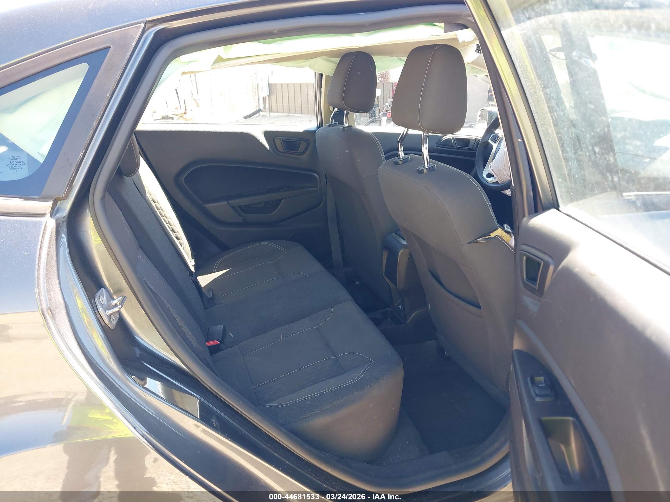 FORD FIESTA image 8
