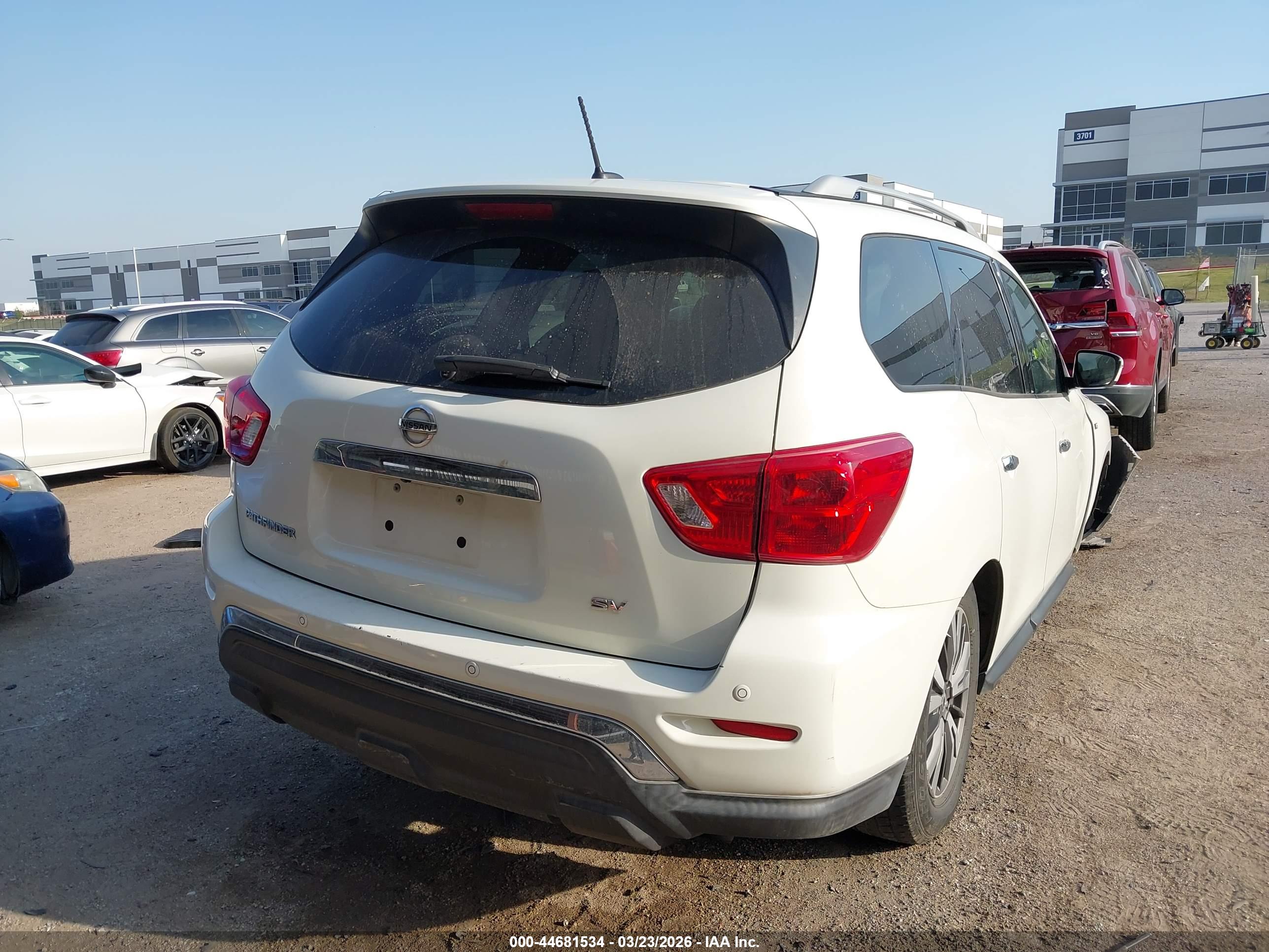 NISSAN PATHFINDER image 4