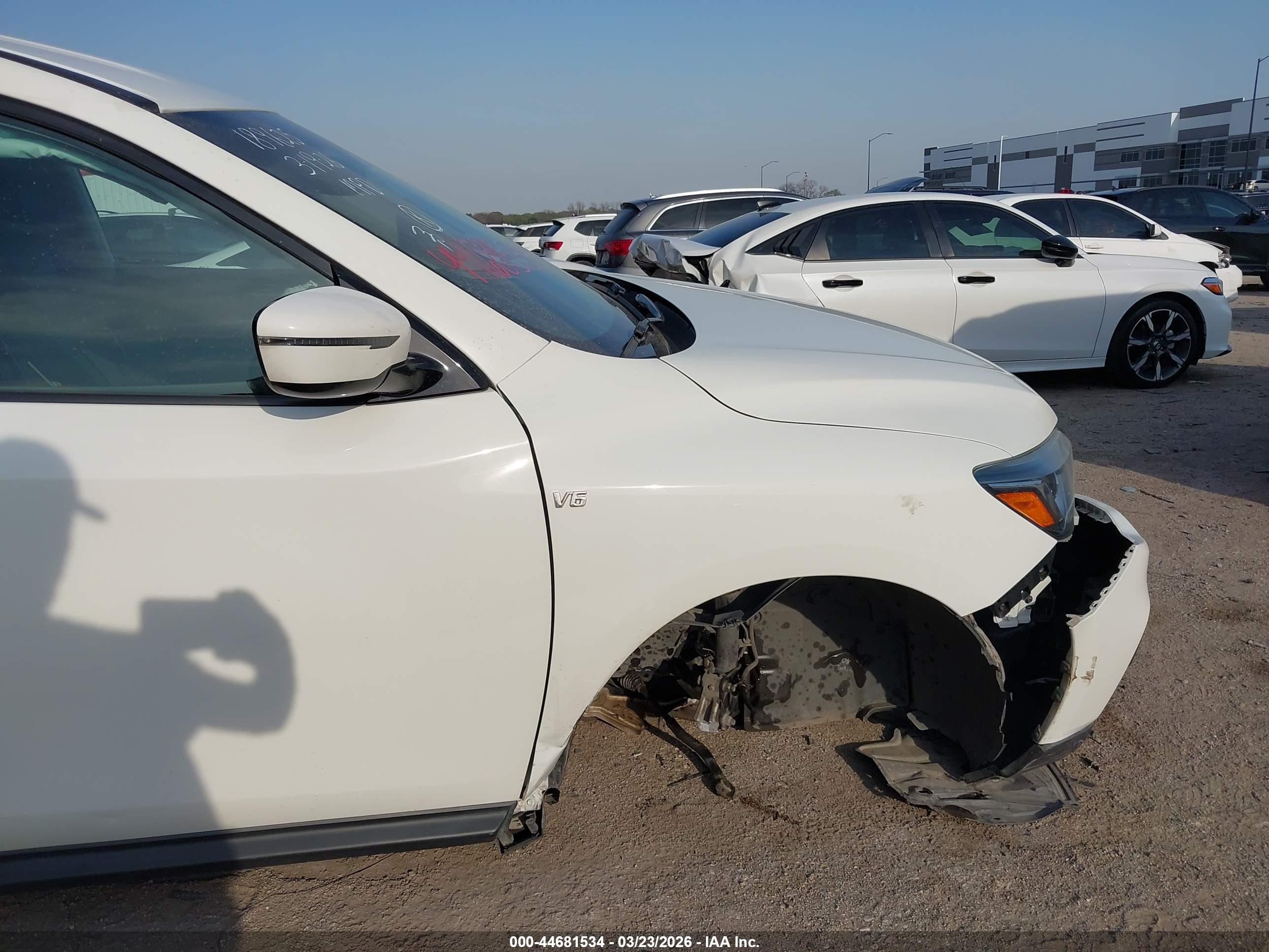 NISSAN PATHFINDER image 6