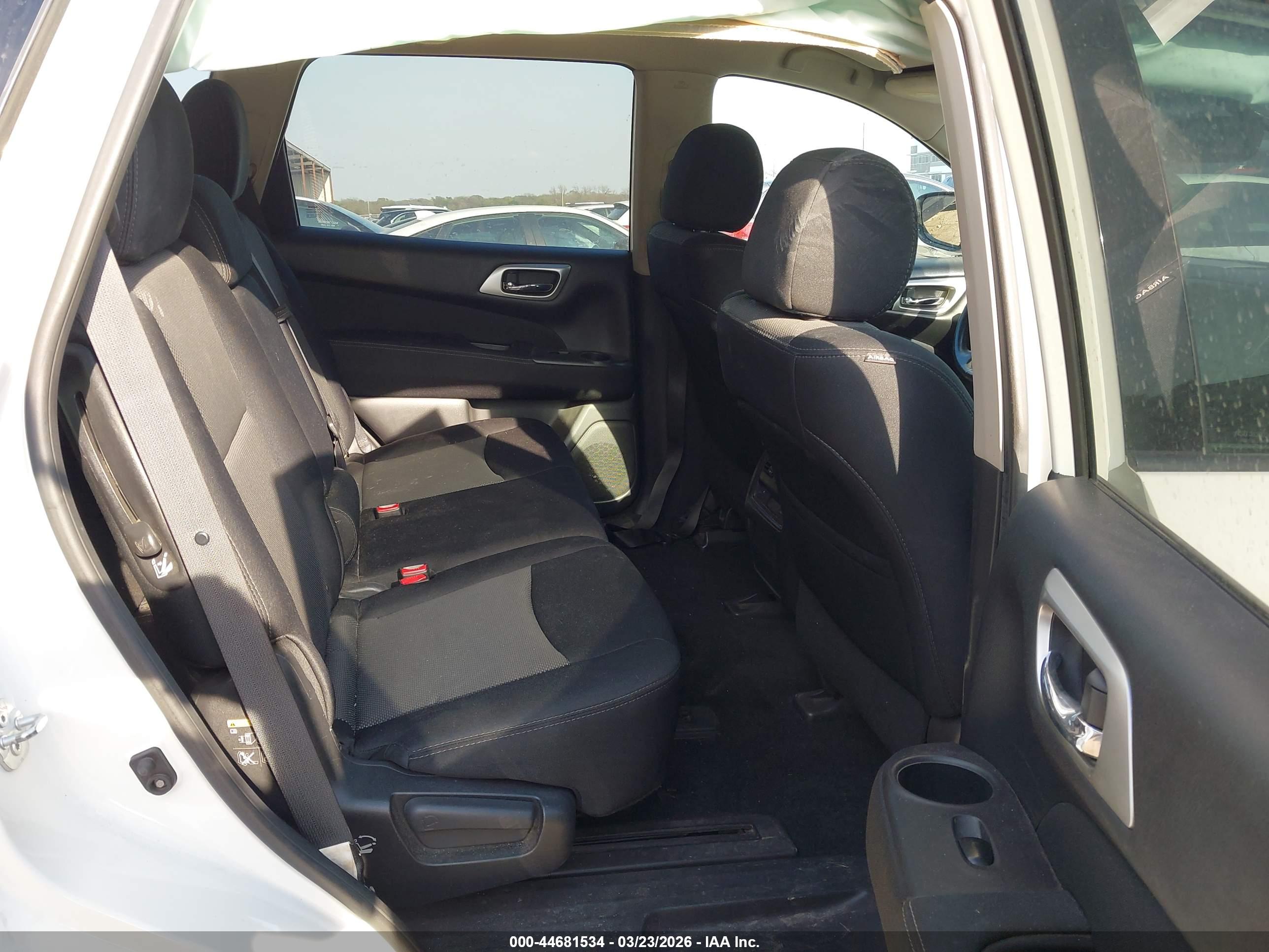 NISSAN PATHFINDER image 8