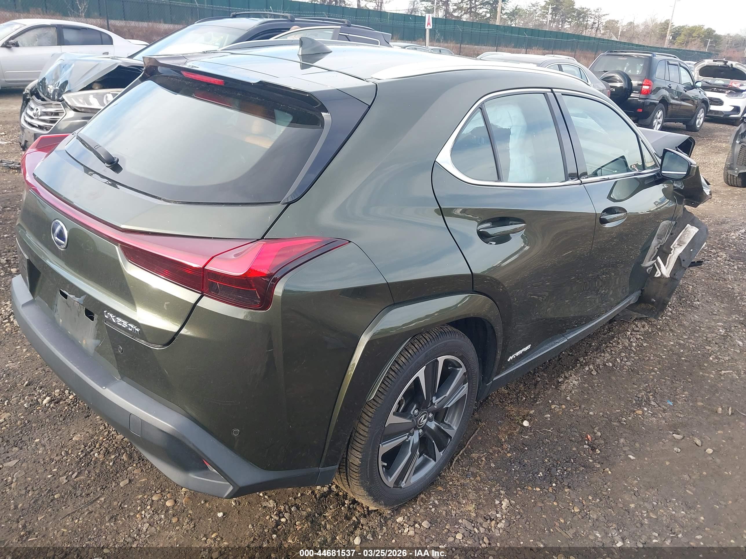 LEXUS UX image 4