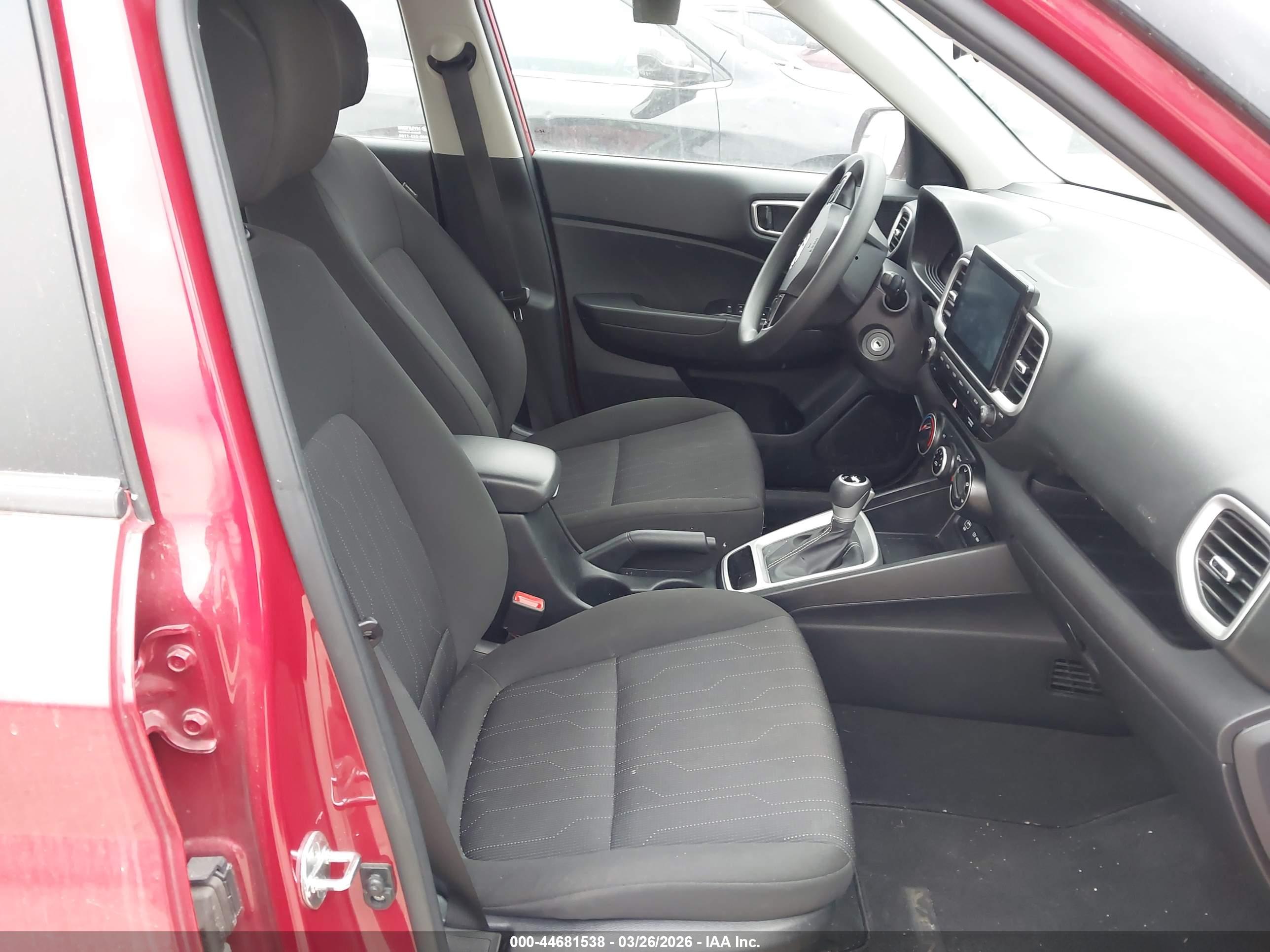 HYUNDAI VENUE image 5