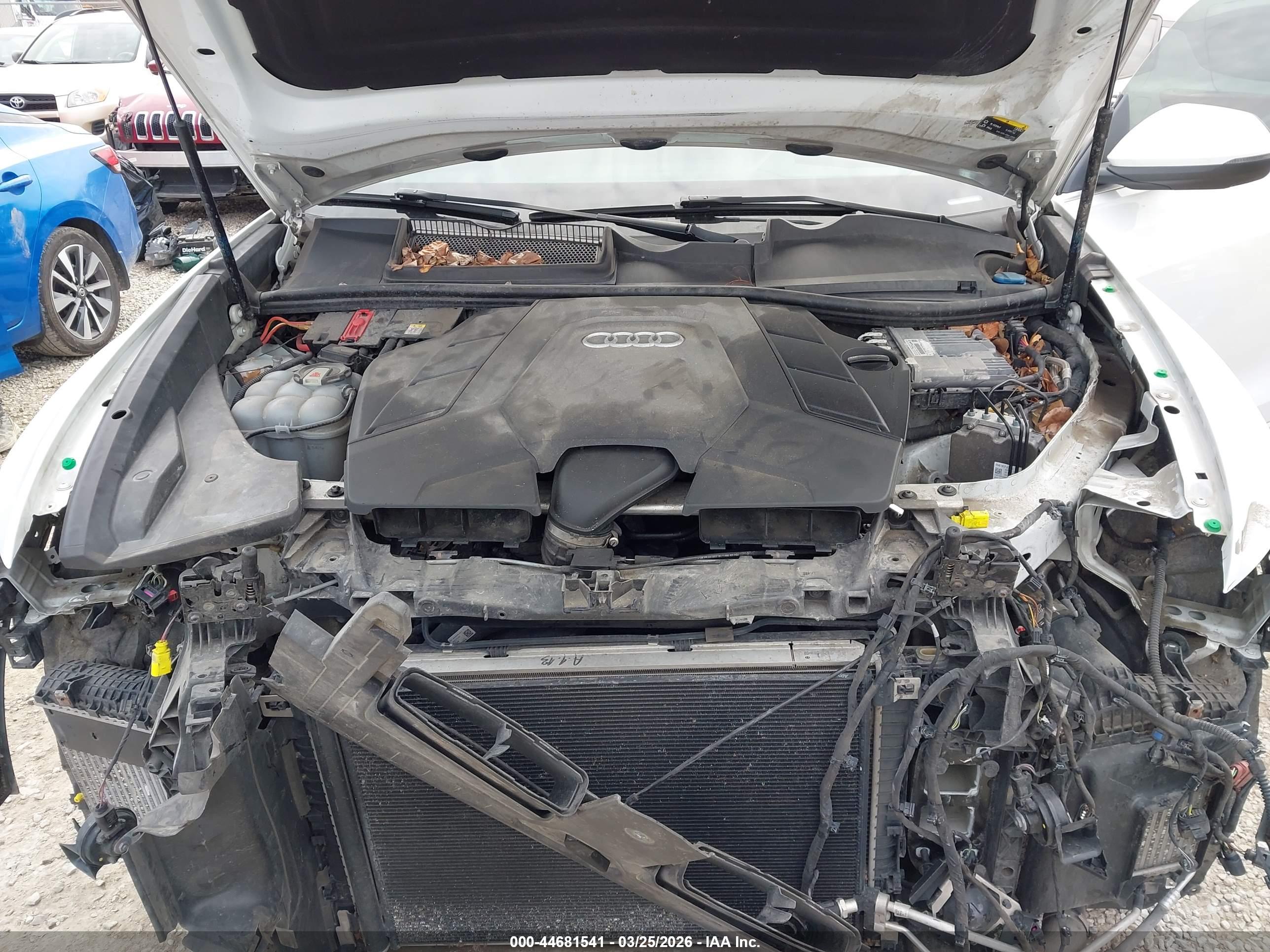AUDI Q8 image 10