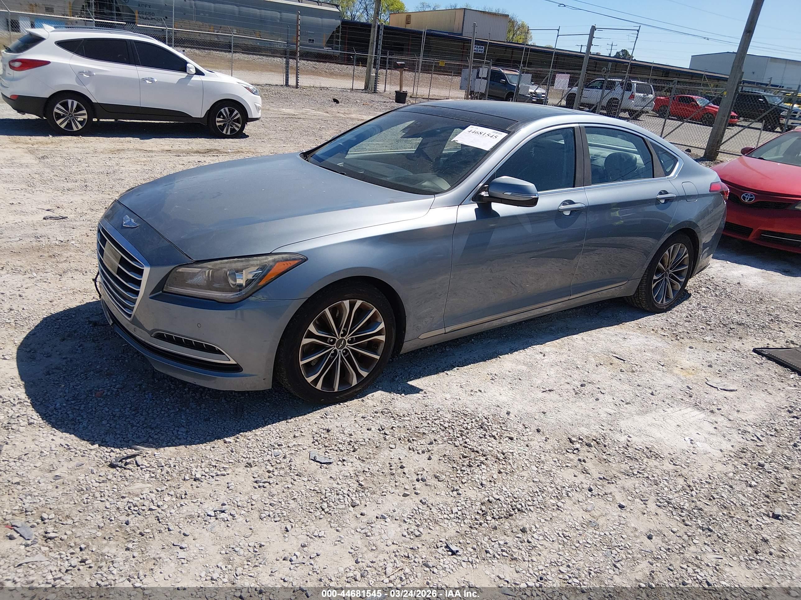 HYUNDAI GENESIS image 2