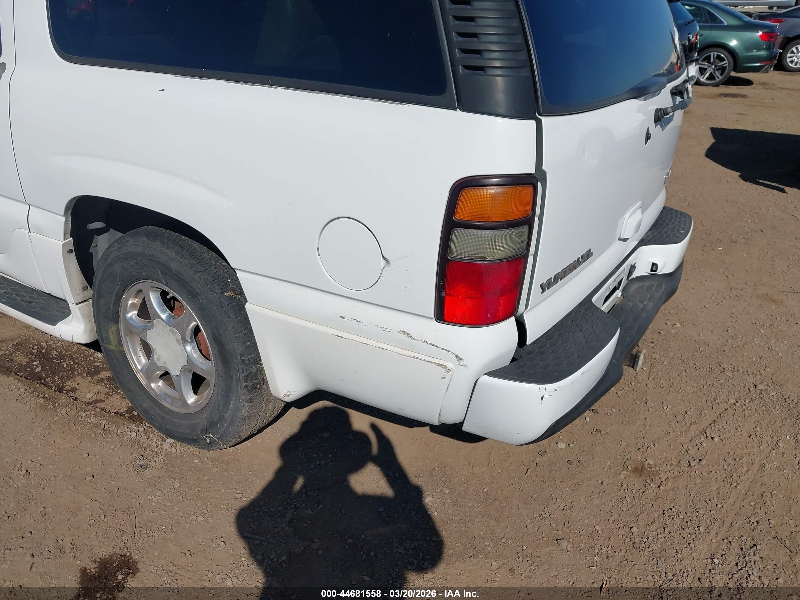 GMC YUKON image 6