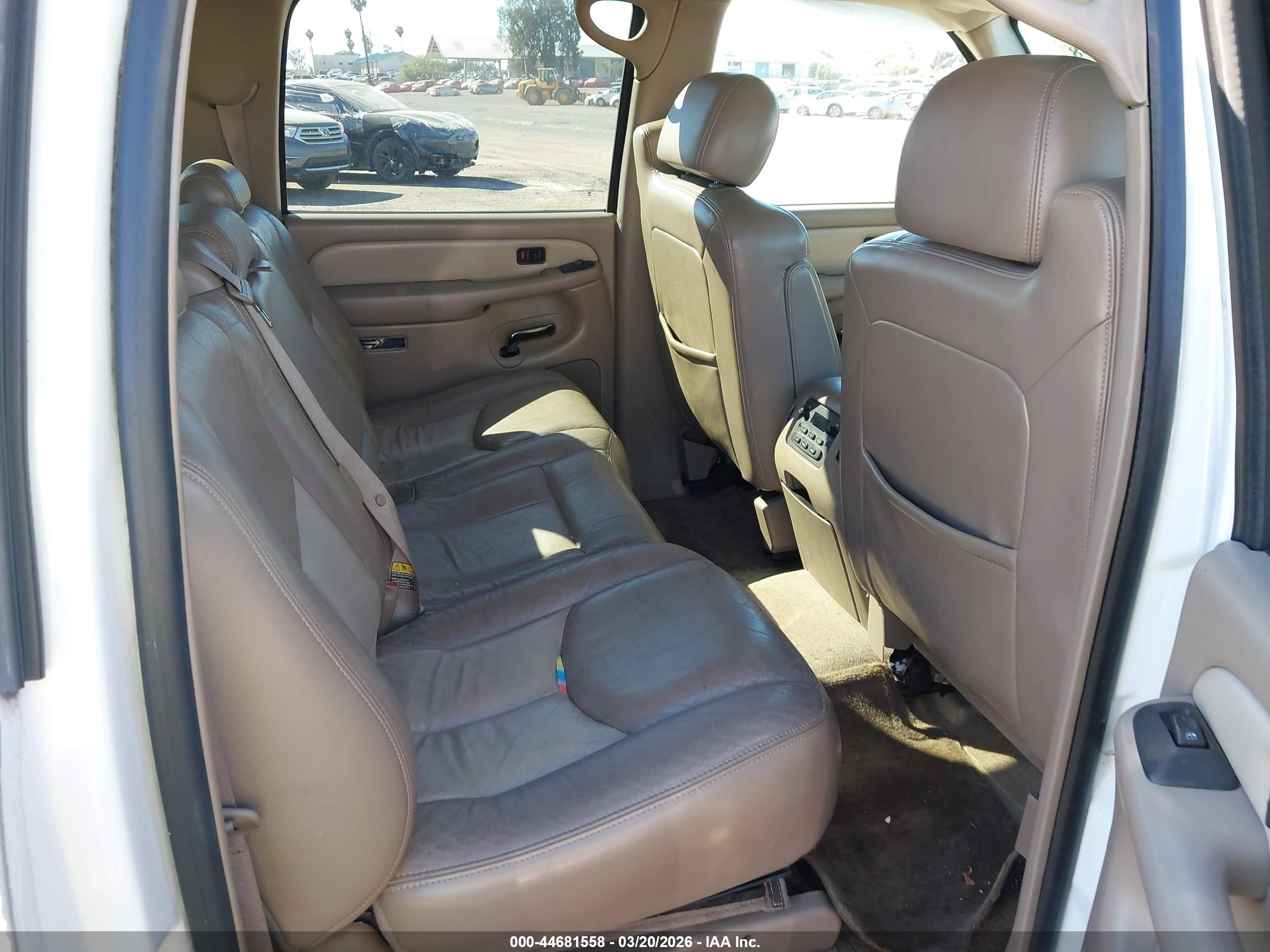 GMC YUKON image 8