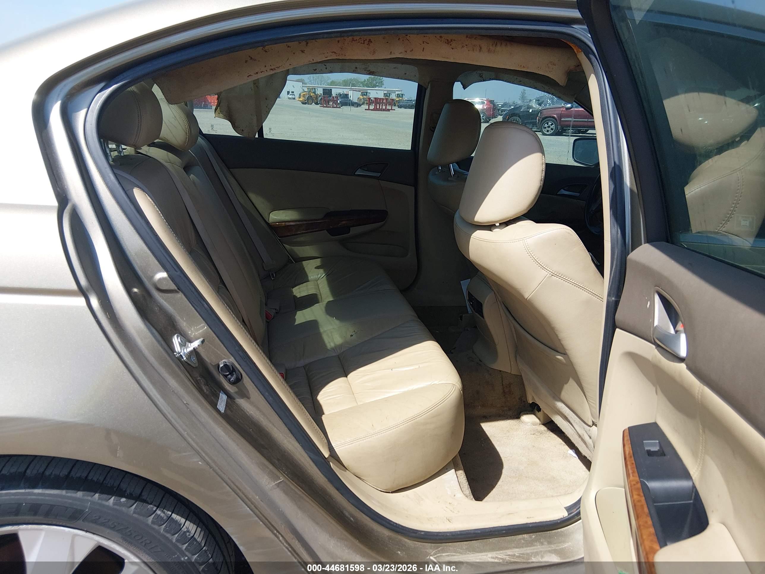 HONDA ACCORD image 8