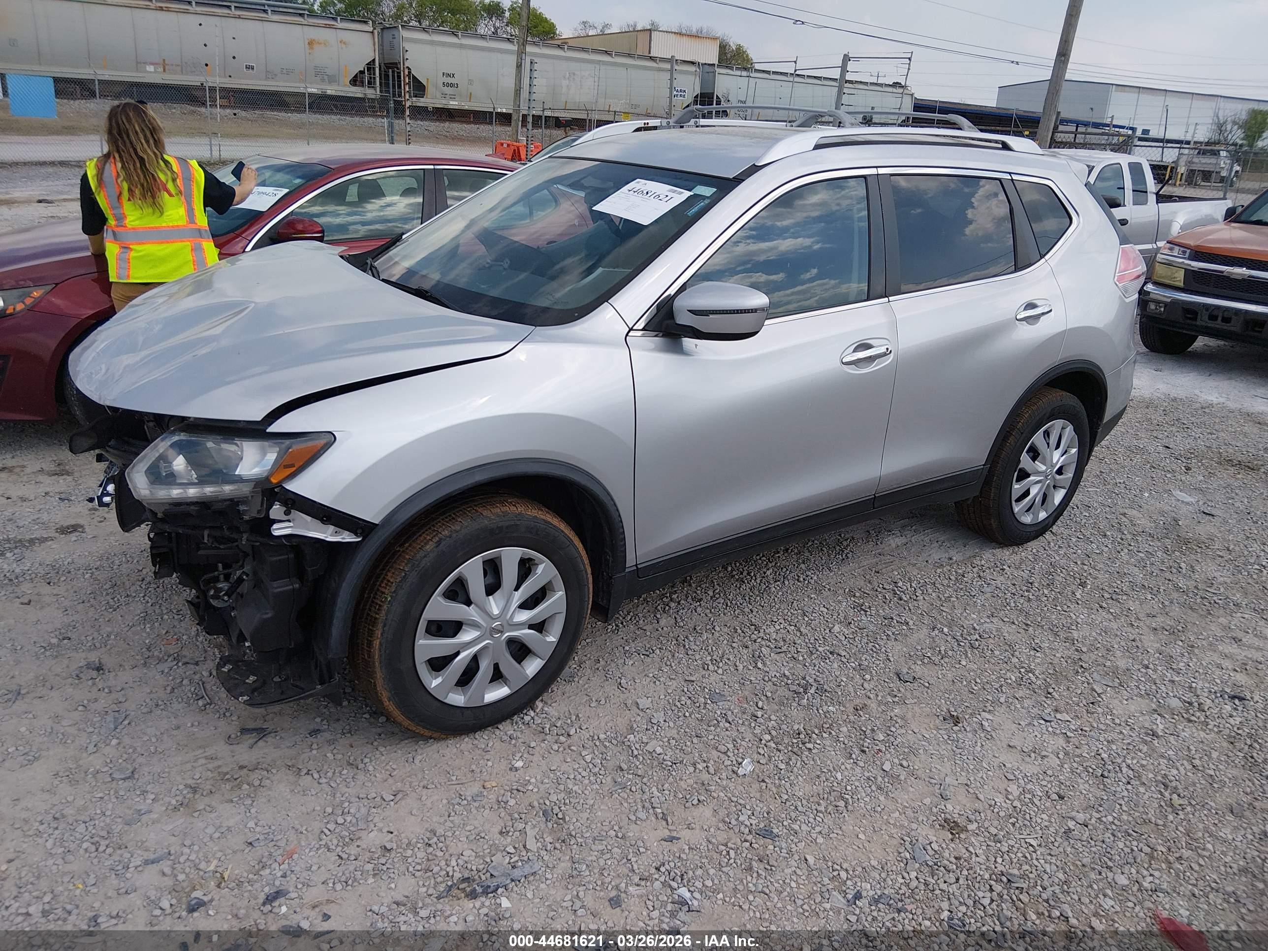NISSAN ROGUE image 2