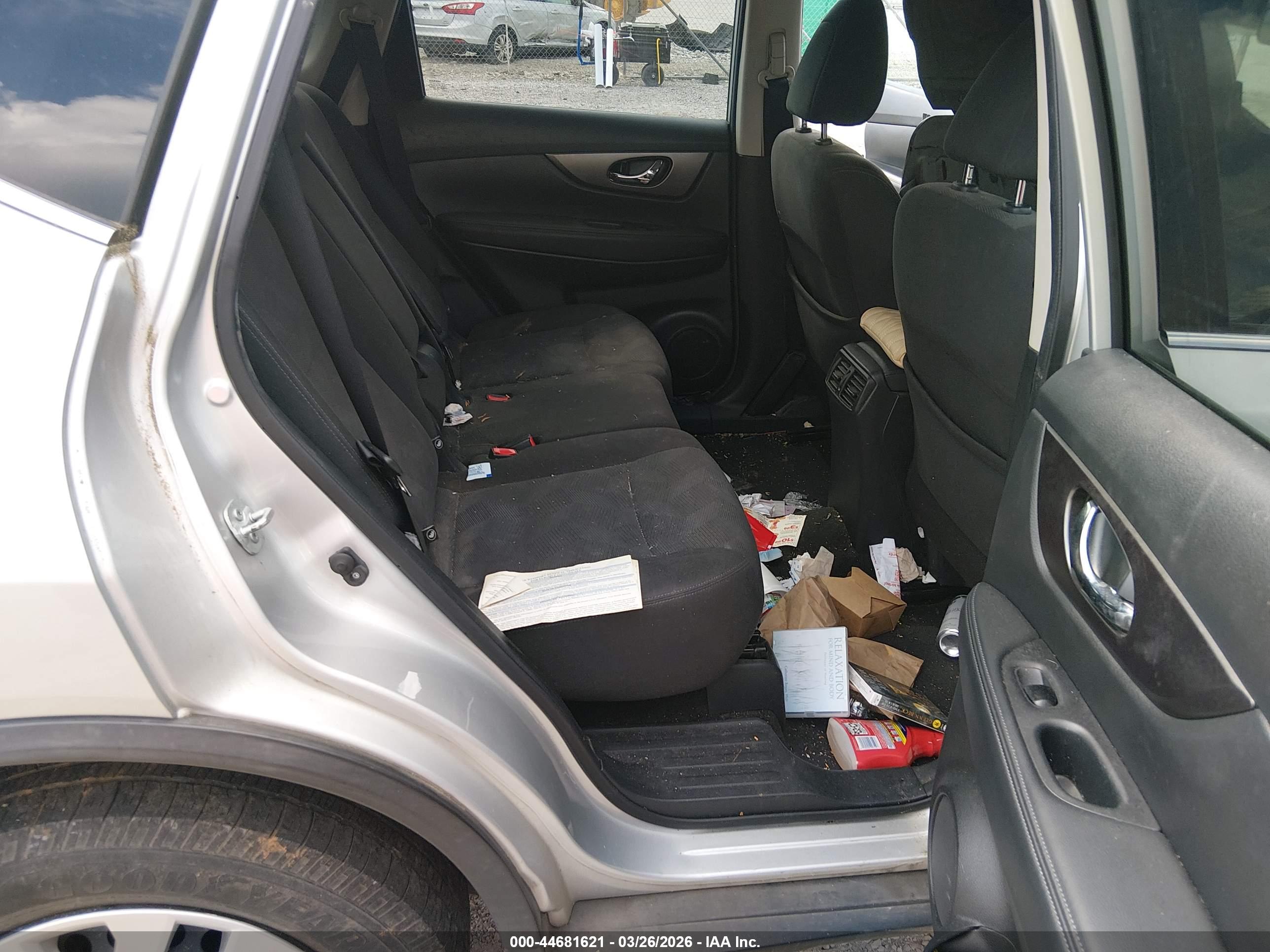 NISSAN ROGUE image 8
