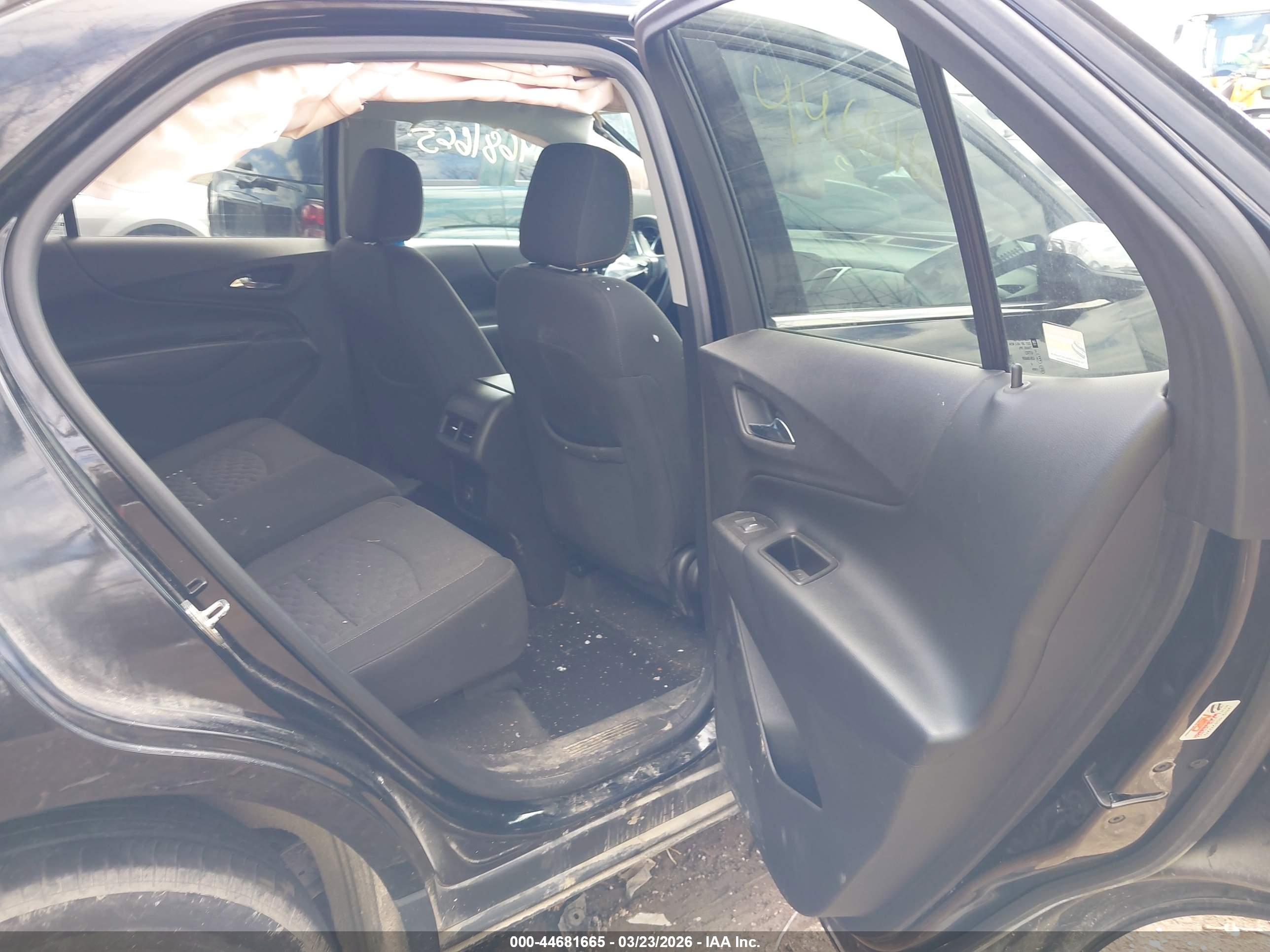 CHEVROLET EQUINOX image 8