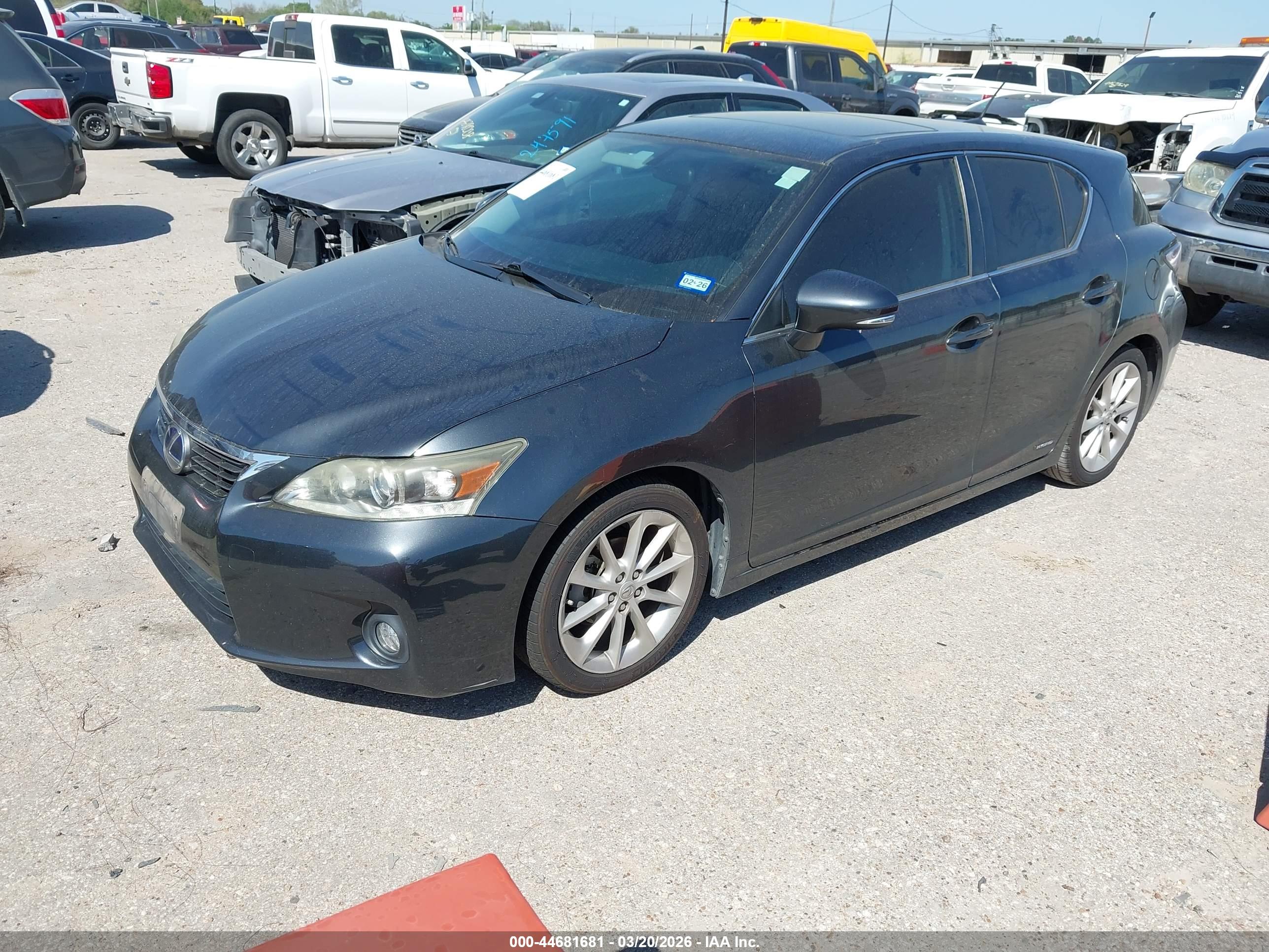 LEXUS CT image 2