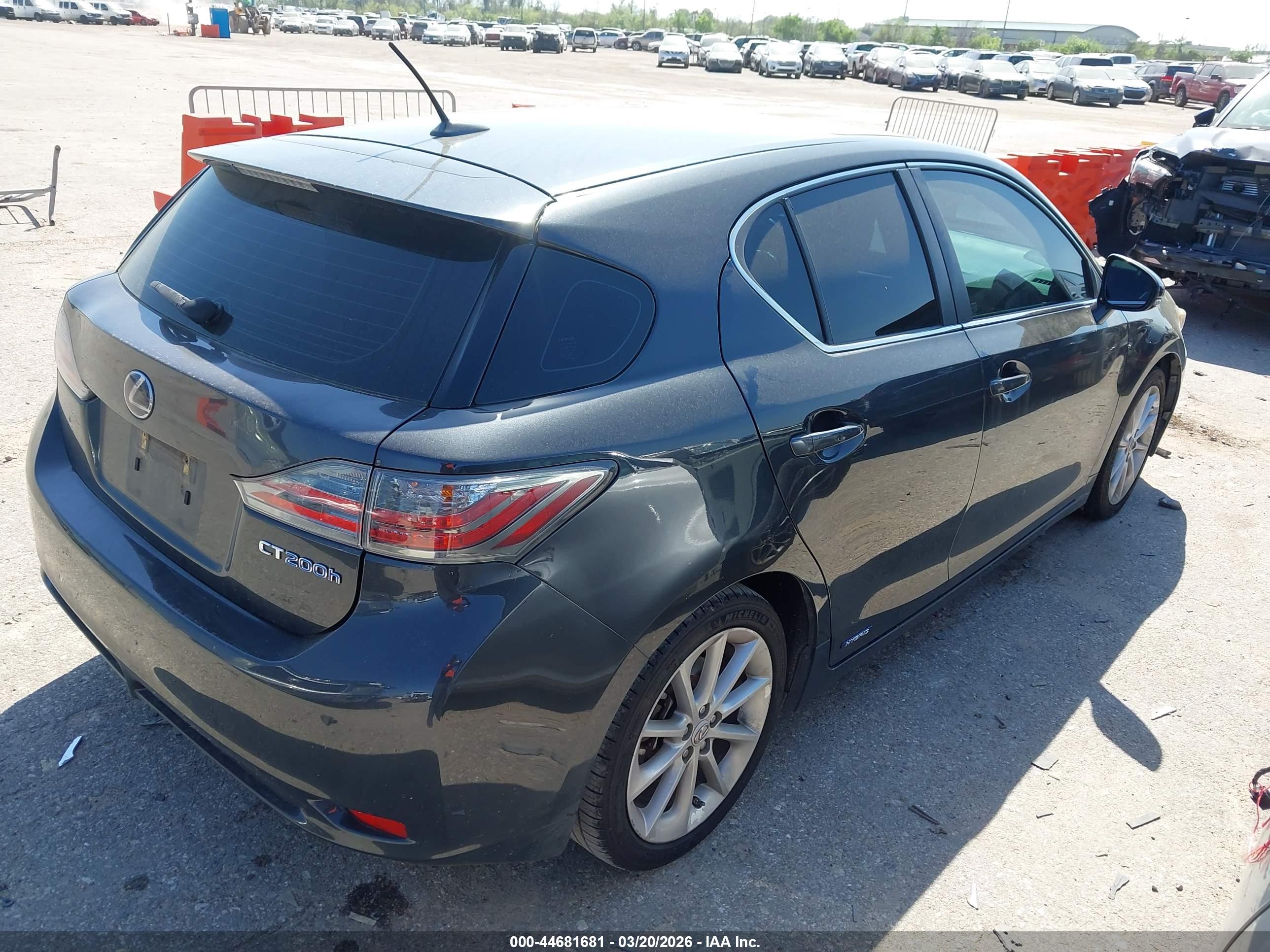 LEXUS CT image 4