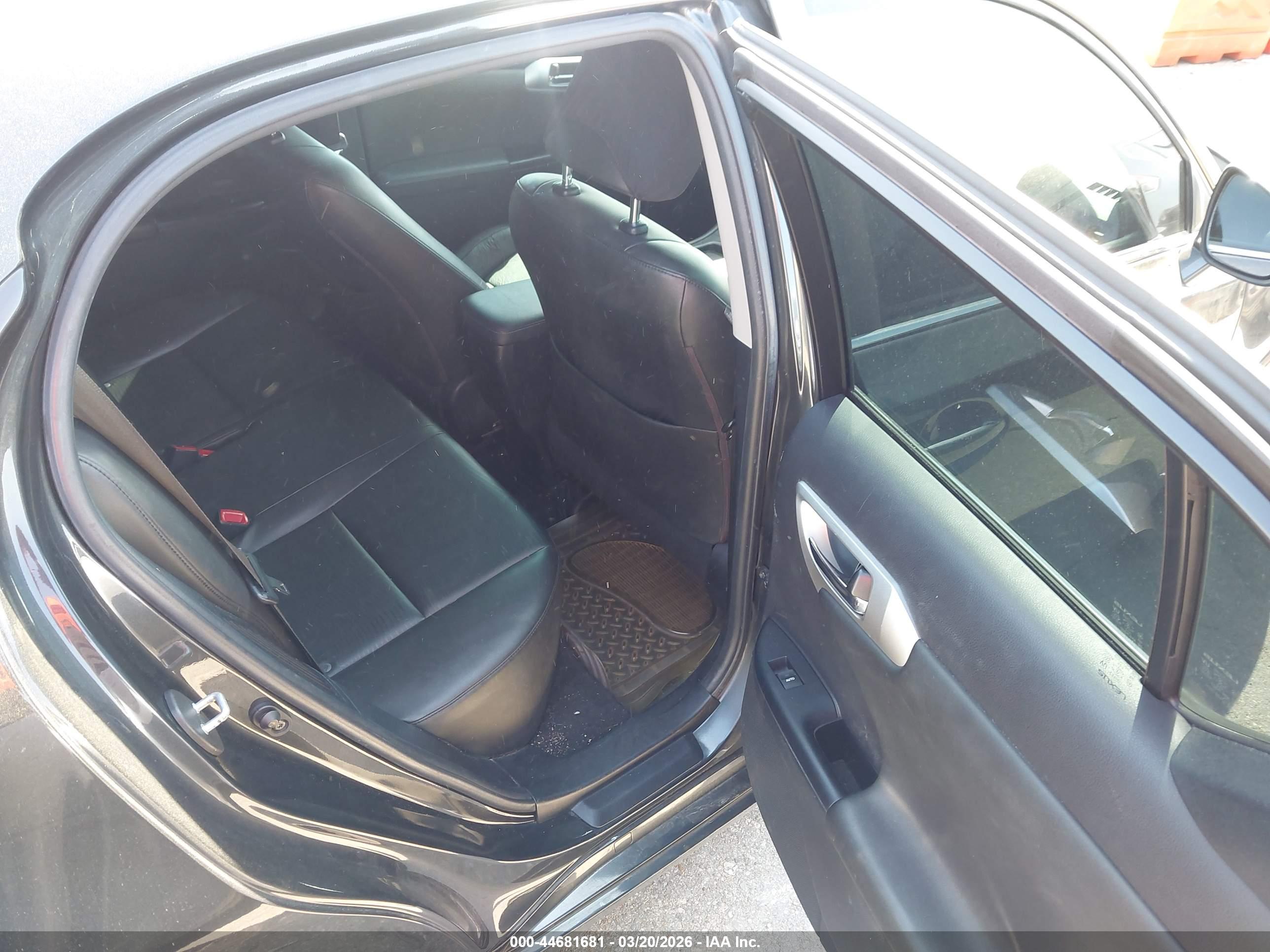 LEXUS CT image 8