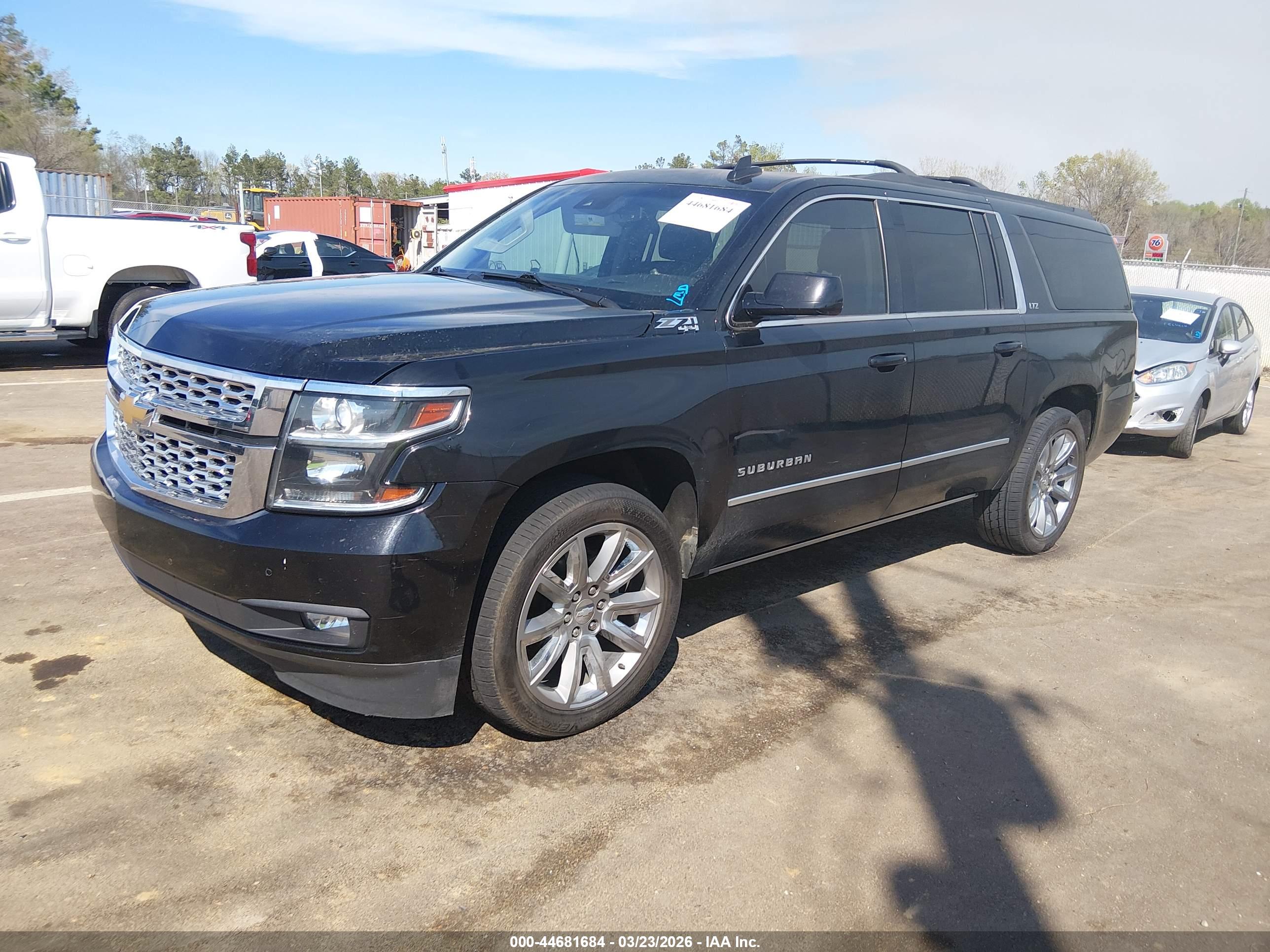 CHEVROLET SUBURBAN image 2