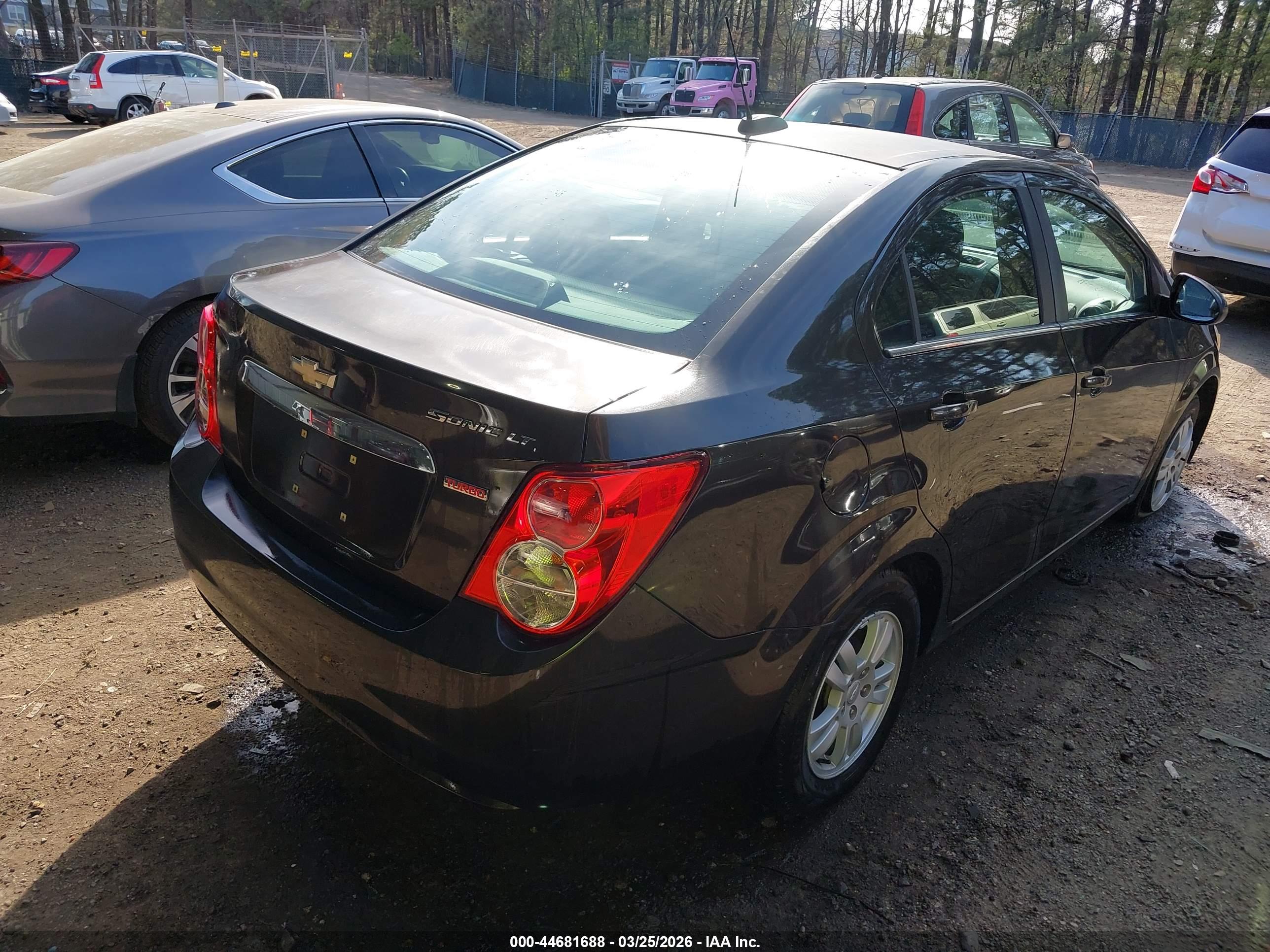 CHEVROLET SONIC image 4