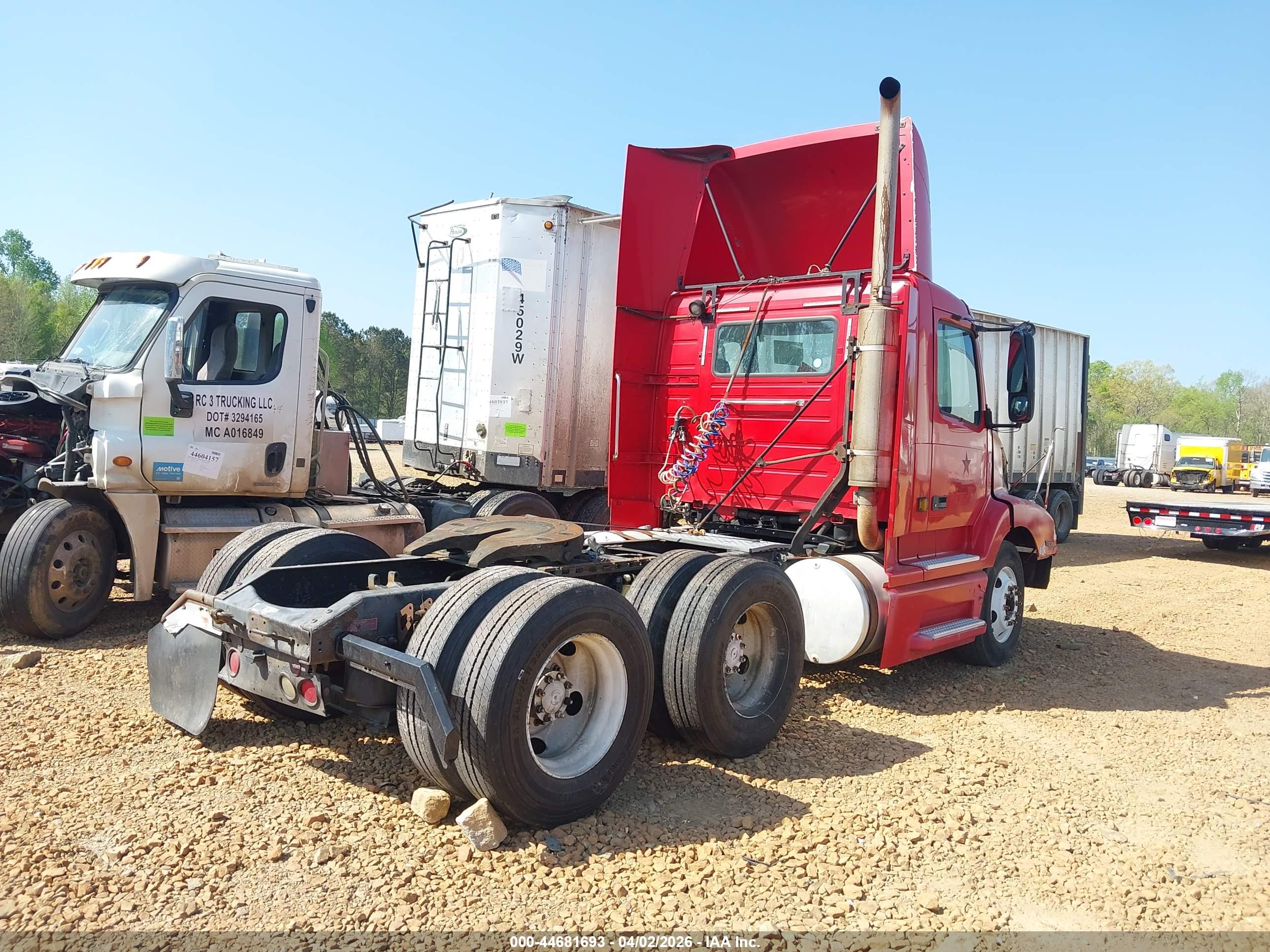 VOLVO VN image 4
